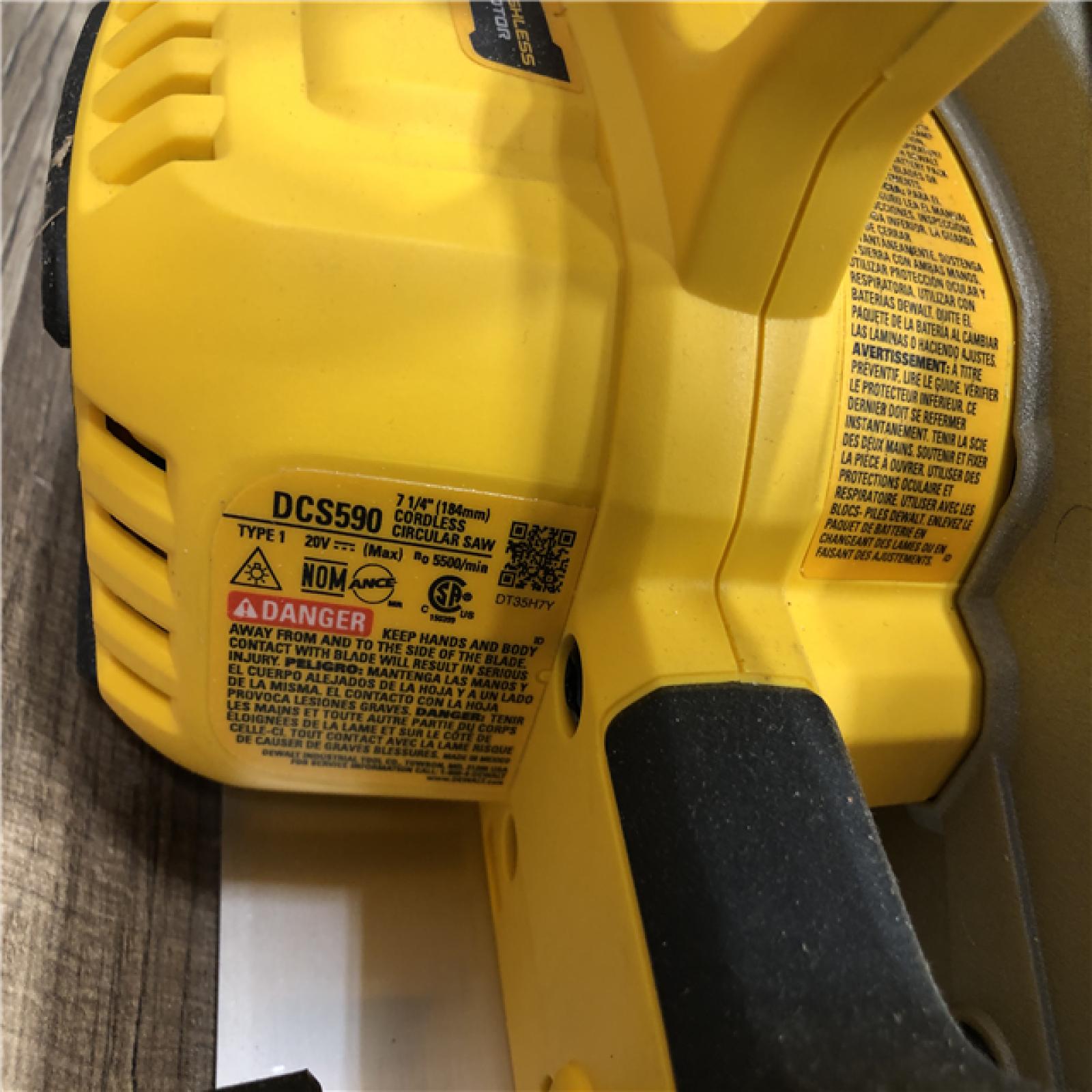 AS-IS DEWALT 20-Volt MAX 7-1/4 in. Cordless Circular Saw (Tool Only)
