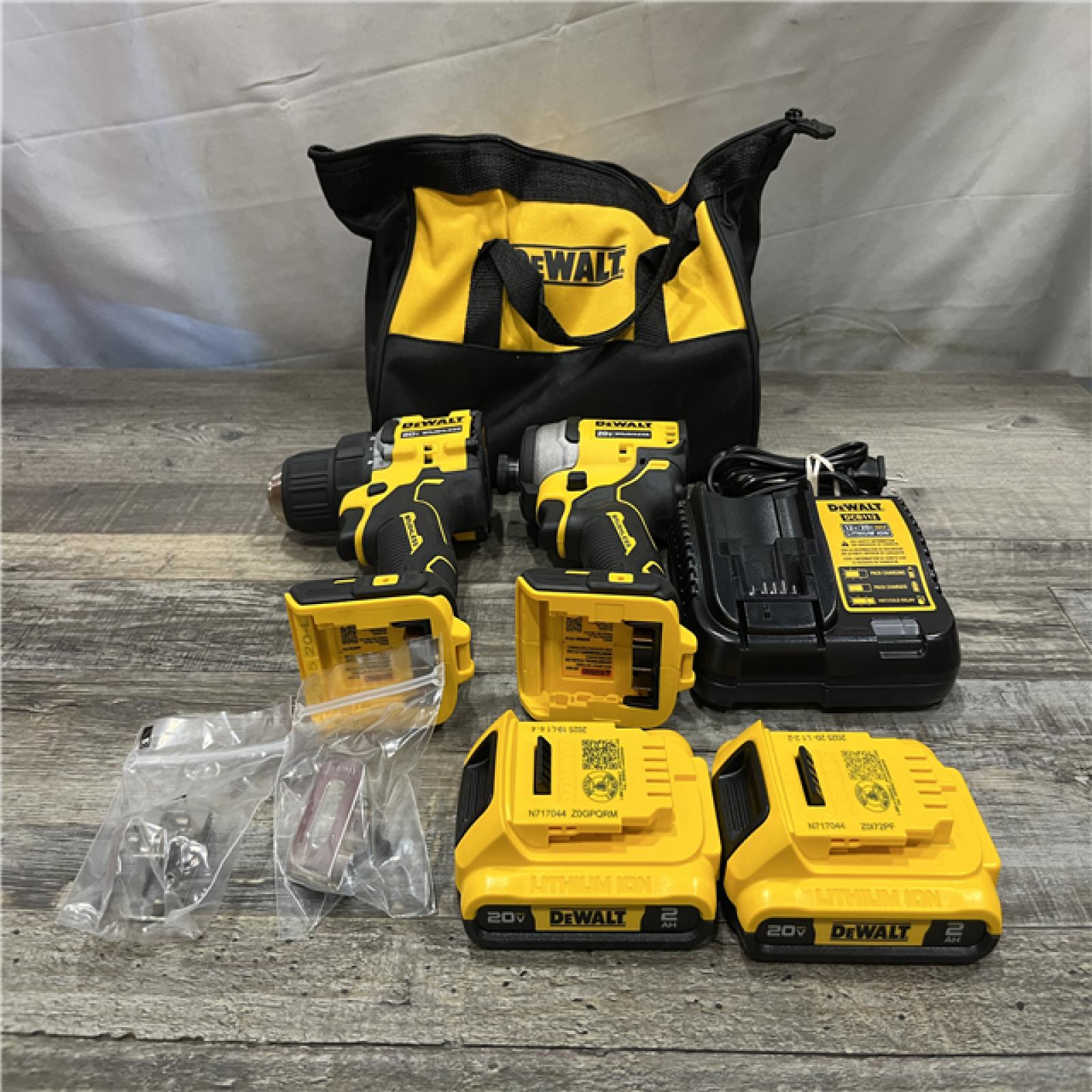 AS-IS DEWALT ATOMIC 20-Volt MAX Lithium-Ion Cordless Combo Kit