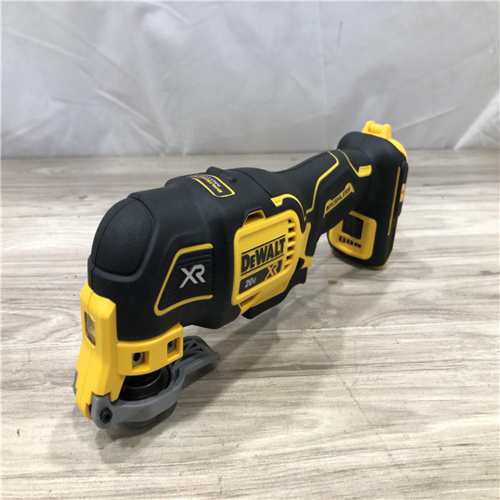 AS-IS DEWALT 20-Volt MAX XR Cordless 3-speed Oscillating Multi-Tool DCS356B (Tool-Only)