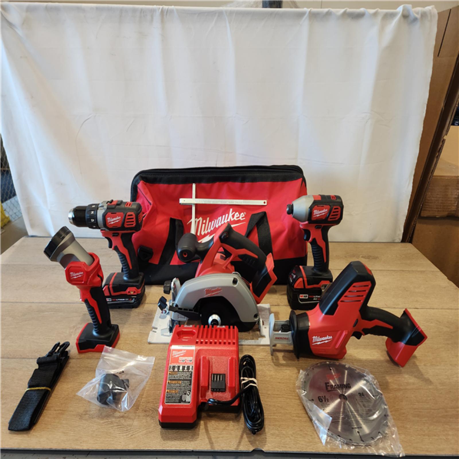 AS-IS- Milwaukee 18V Lithium-Ion Cordless (5-Tool) Combo Kit