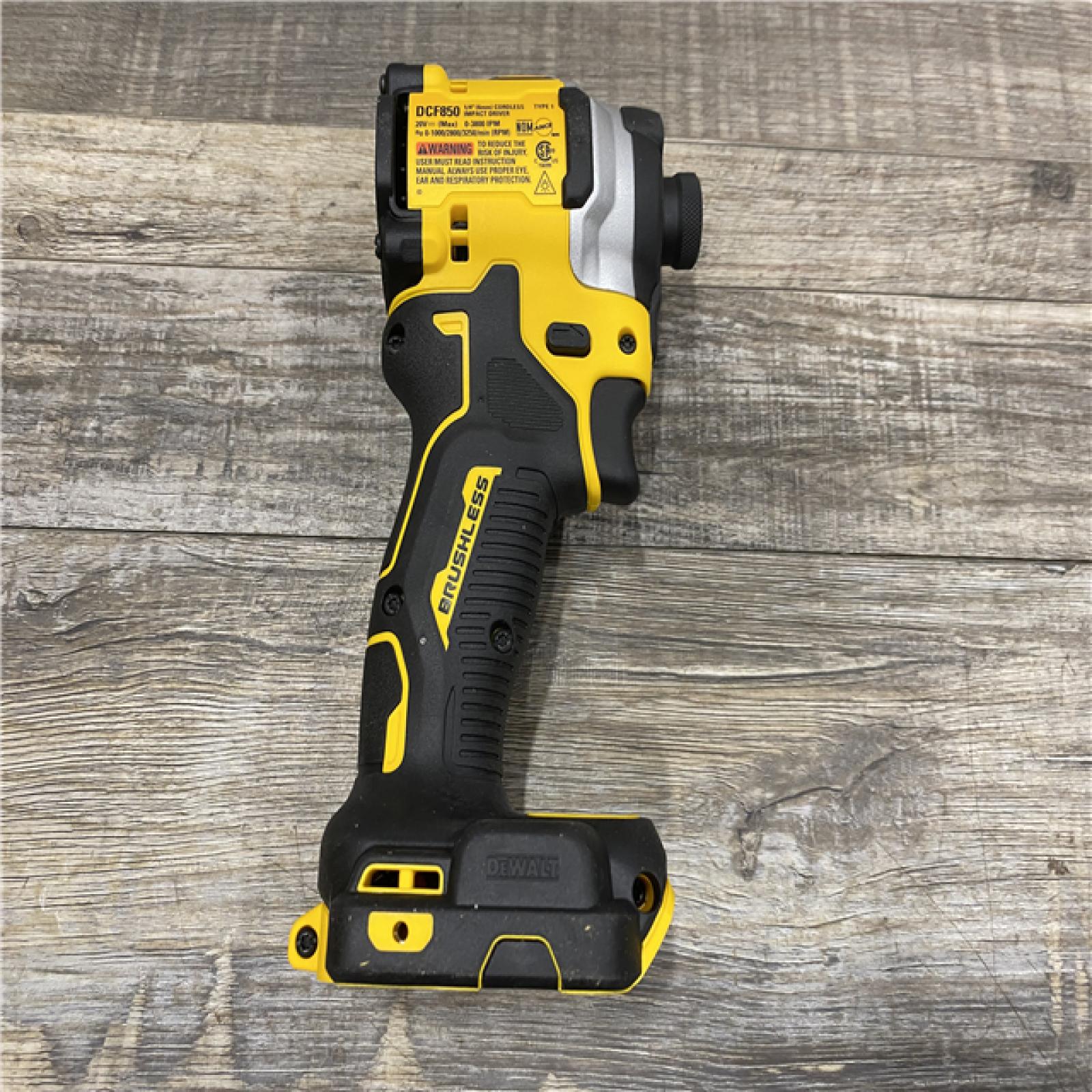 AS-IS DEWALT ATOMIC 20V MAX Lithium-Ion Cordless 1/4 in. Brushless Impact Driver Kit