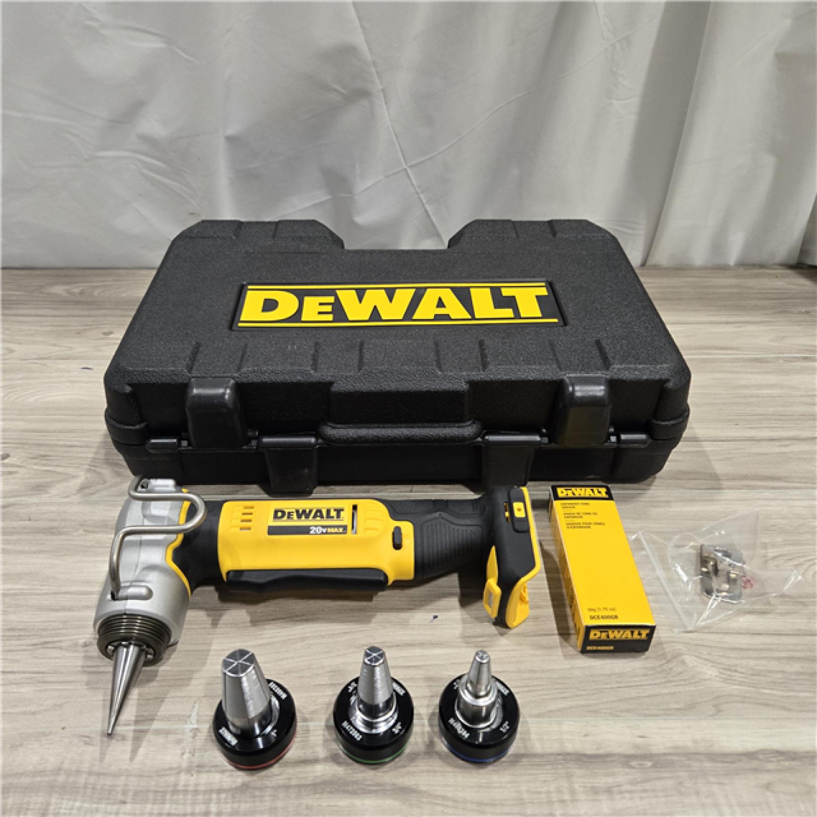 AS-IS DEWALT Cordless Expansion Tool 20V MAX 20V DCE400B