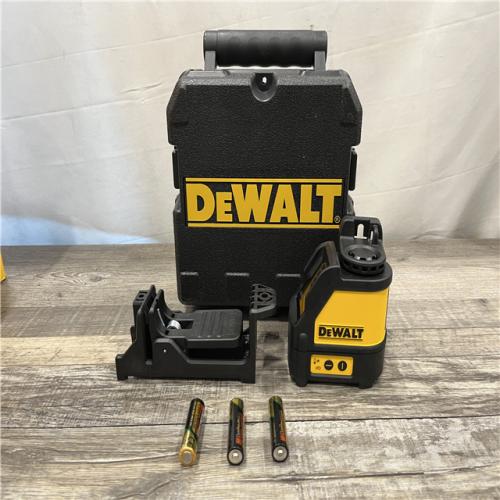 LIKE NEW - DEWALT 165 ft. Red Self-Leveling Cross-Line Laser Level Kit