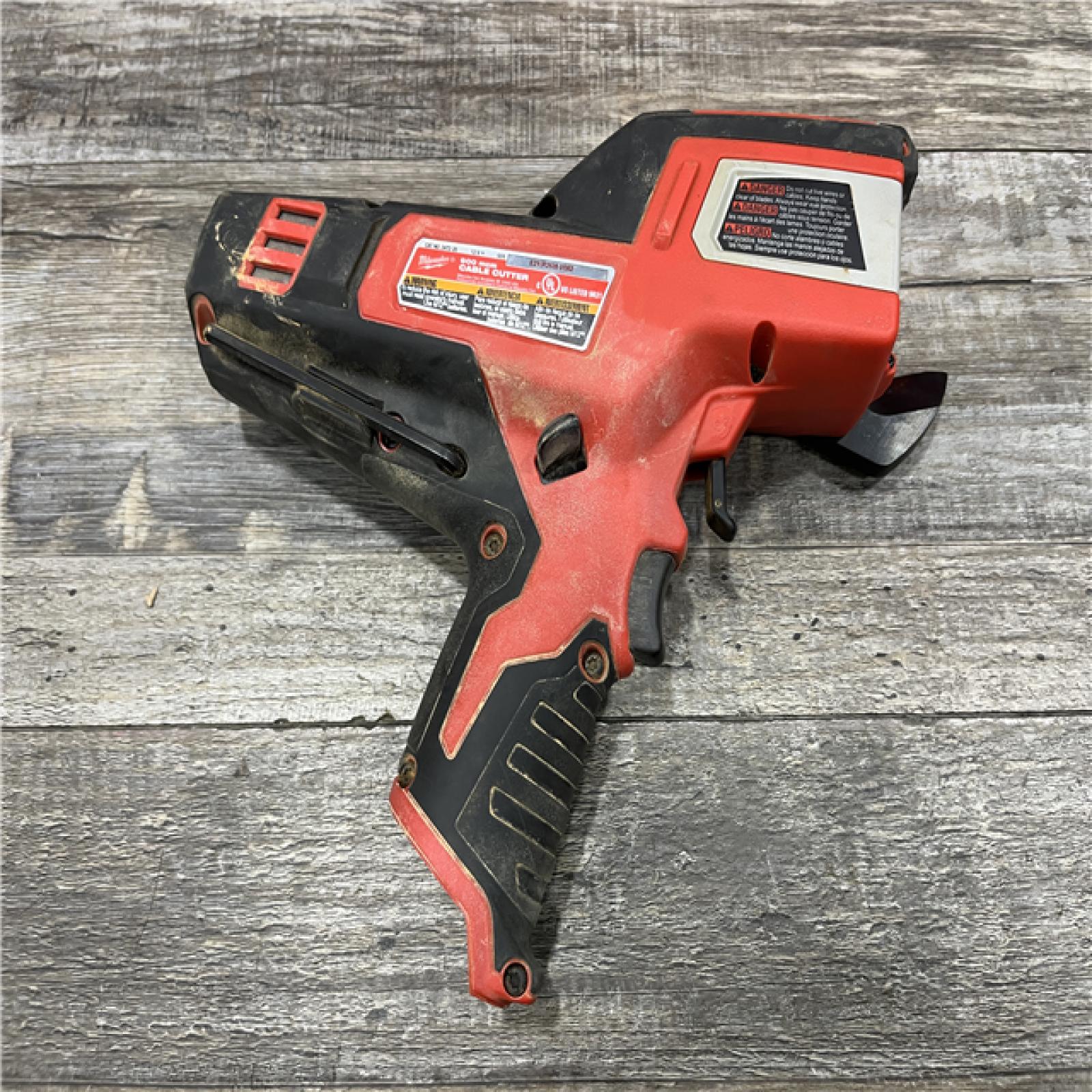 AS-IS Milwaukee 12V Lithium-Ion Cordless 600 MCM Cable Cutter Kit