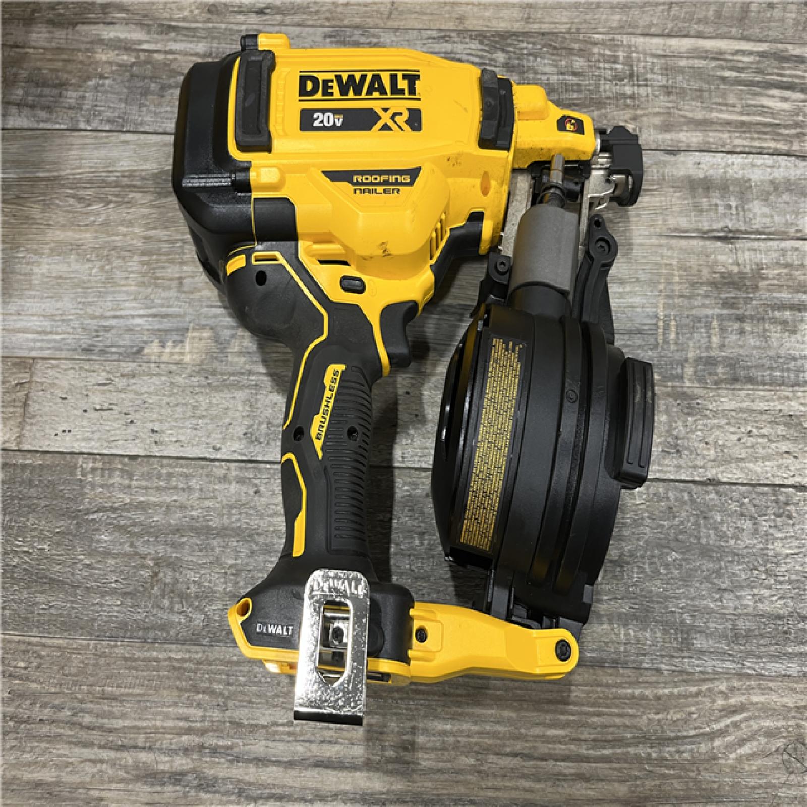 AS-IS DEWALT 20V MAX Lithium-Ion 15-Degree Electric Cordless Roofing Nailer Kit