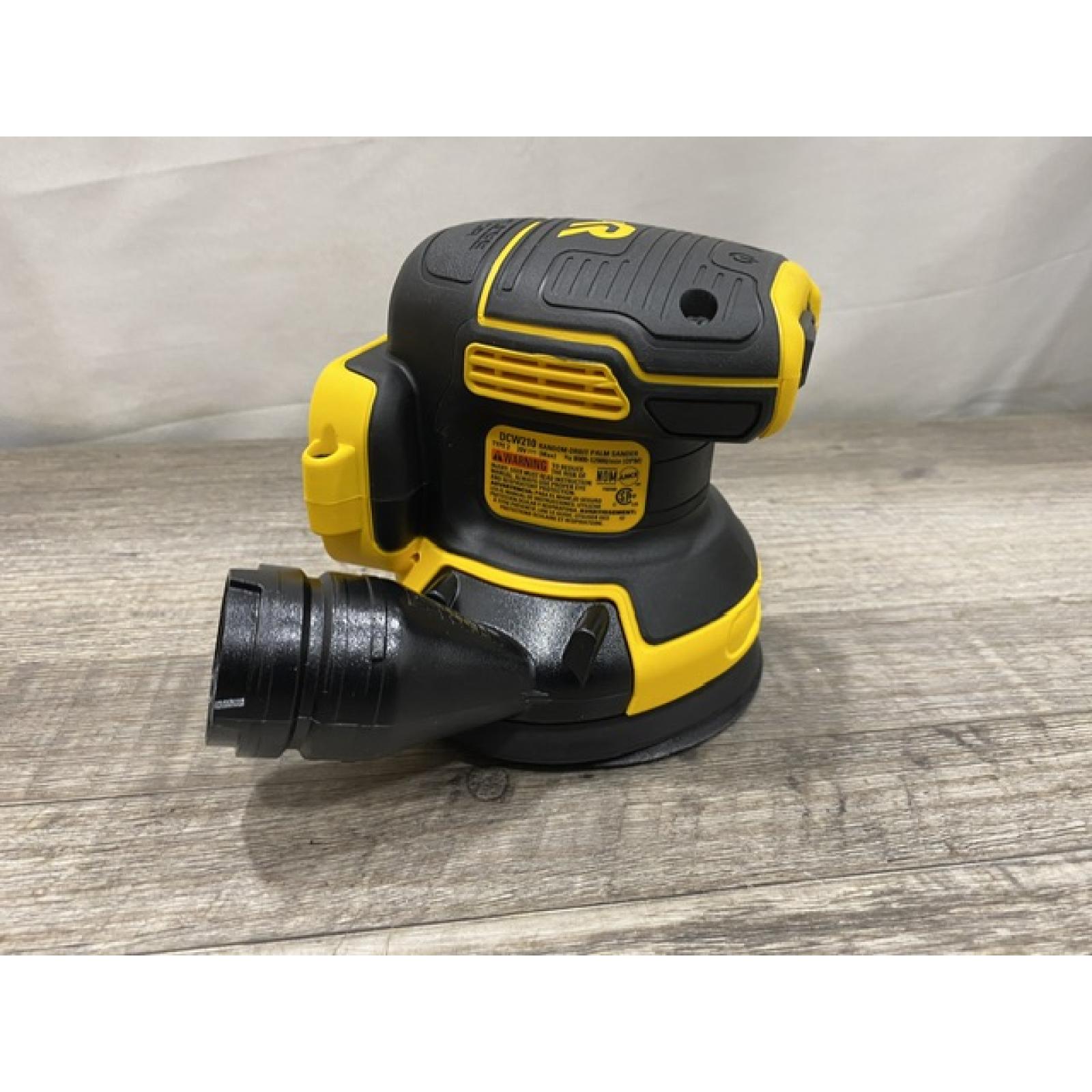 LIKE NEW - DEWALT 20V MAX XR Cordless Brushless 5 in. Random Orbital Sander Kit