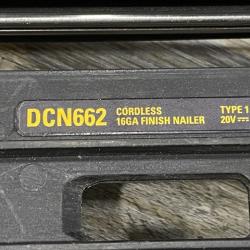 AS-IS DEWALT 20V MAX XR Lithium-Ion 16-Gauge Cordless Finish Nailer Kit