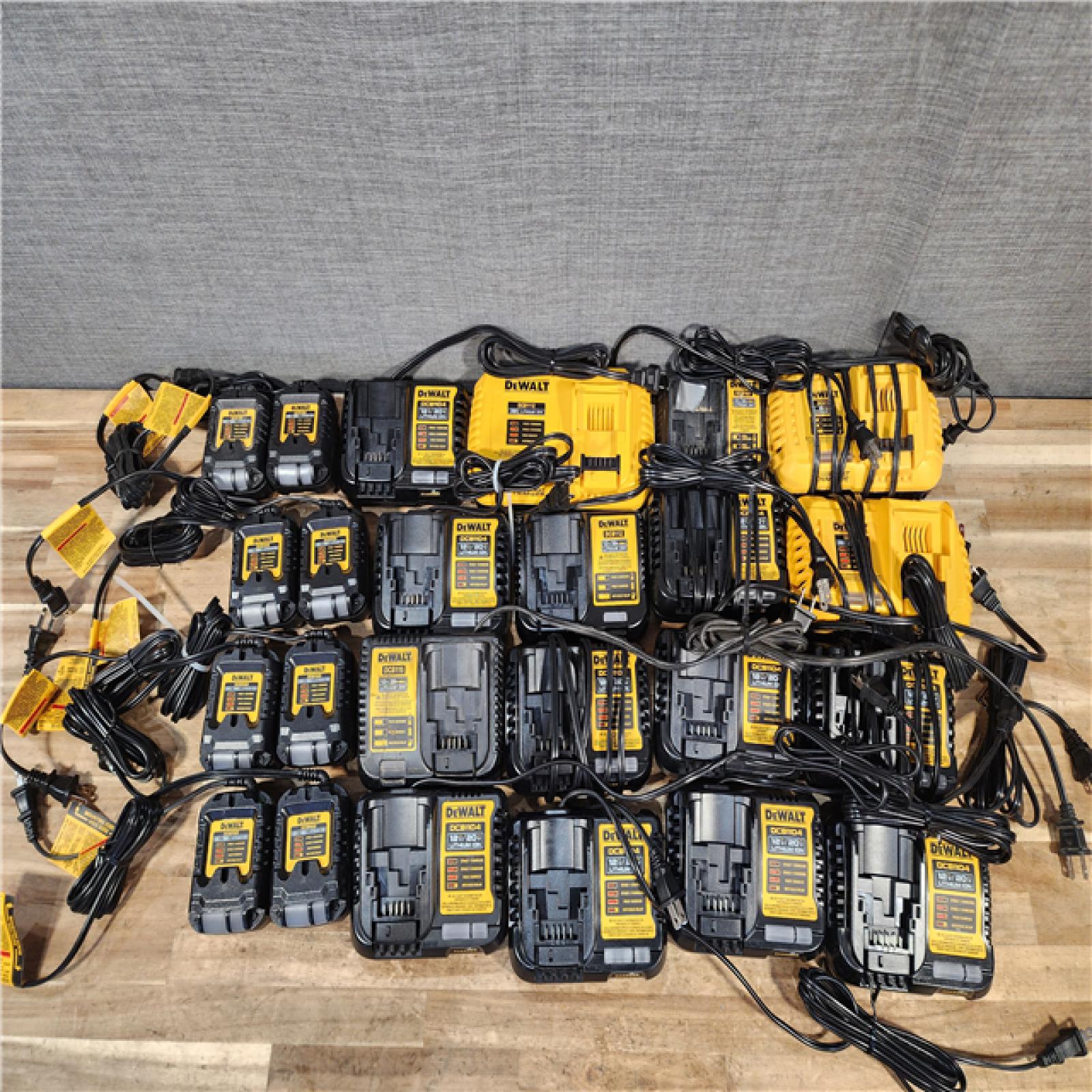 HOUSTON LOCATION - AS-IS DEWALT BATTERY CHARGER PACK QTY - 24