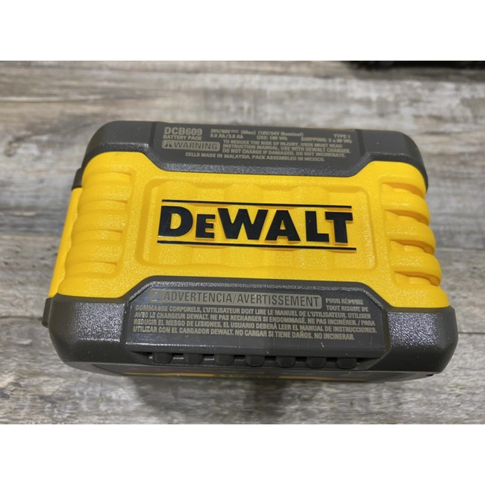 AS-IS DEWALT 20V/60V MAX FLEXVOLT Lithium-Ion 9.0Ah Battery and Charger Starter Kit
