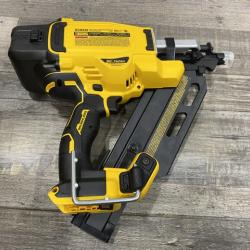 AS-IS DEWALT 20-Volt 30° Cordless Framing Nailer Kit
