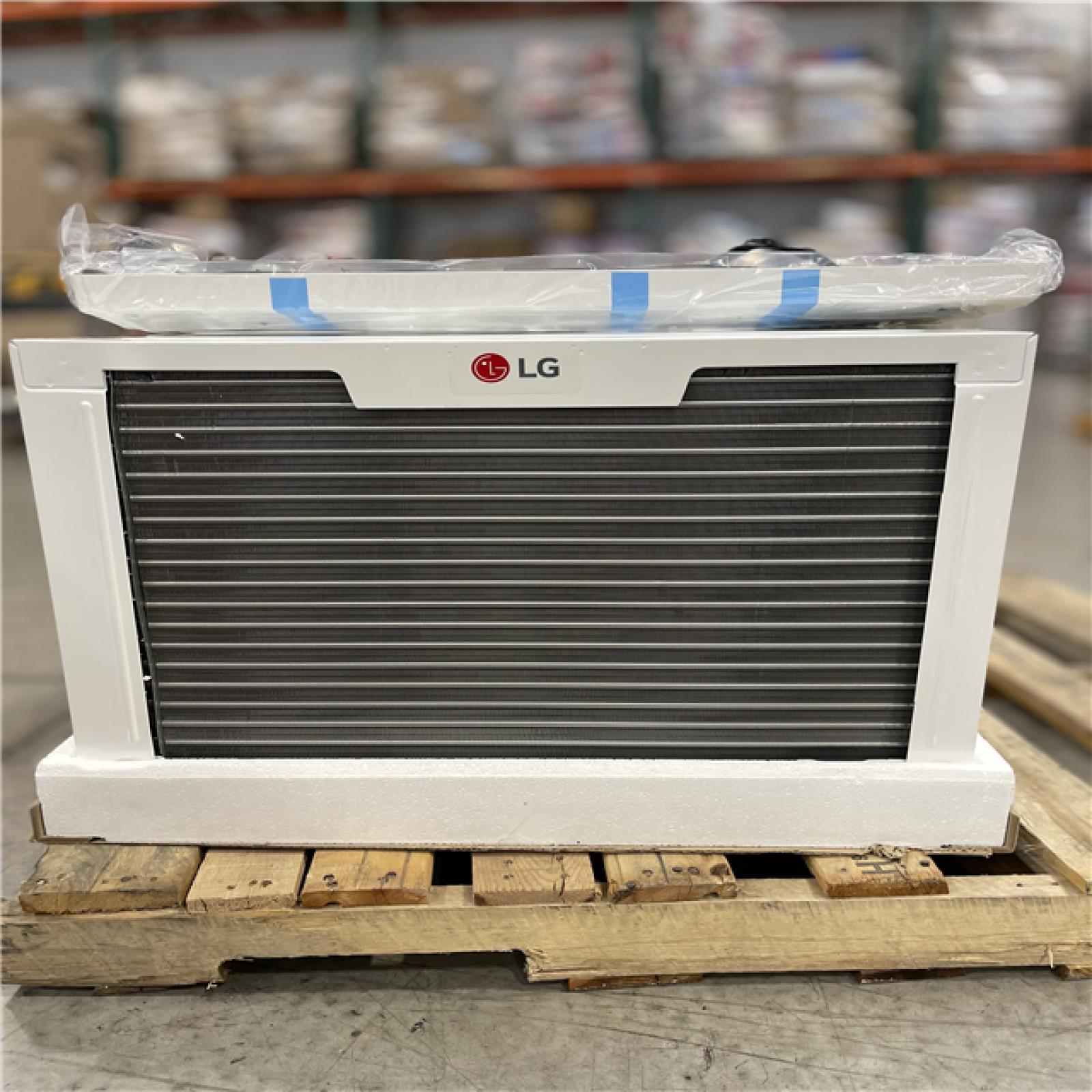 DALLAS LOCATION- AS-IS LG 24 500 BTU 230/208-Volt Window Air Conditioner Unit