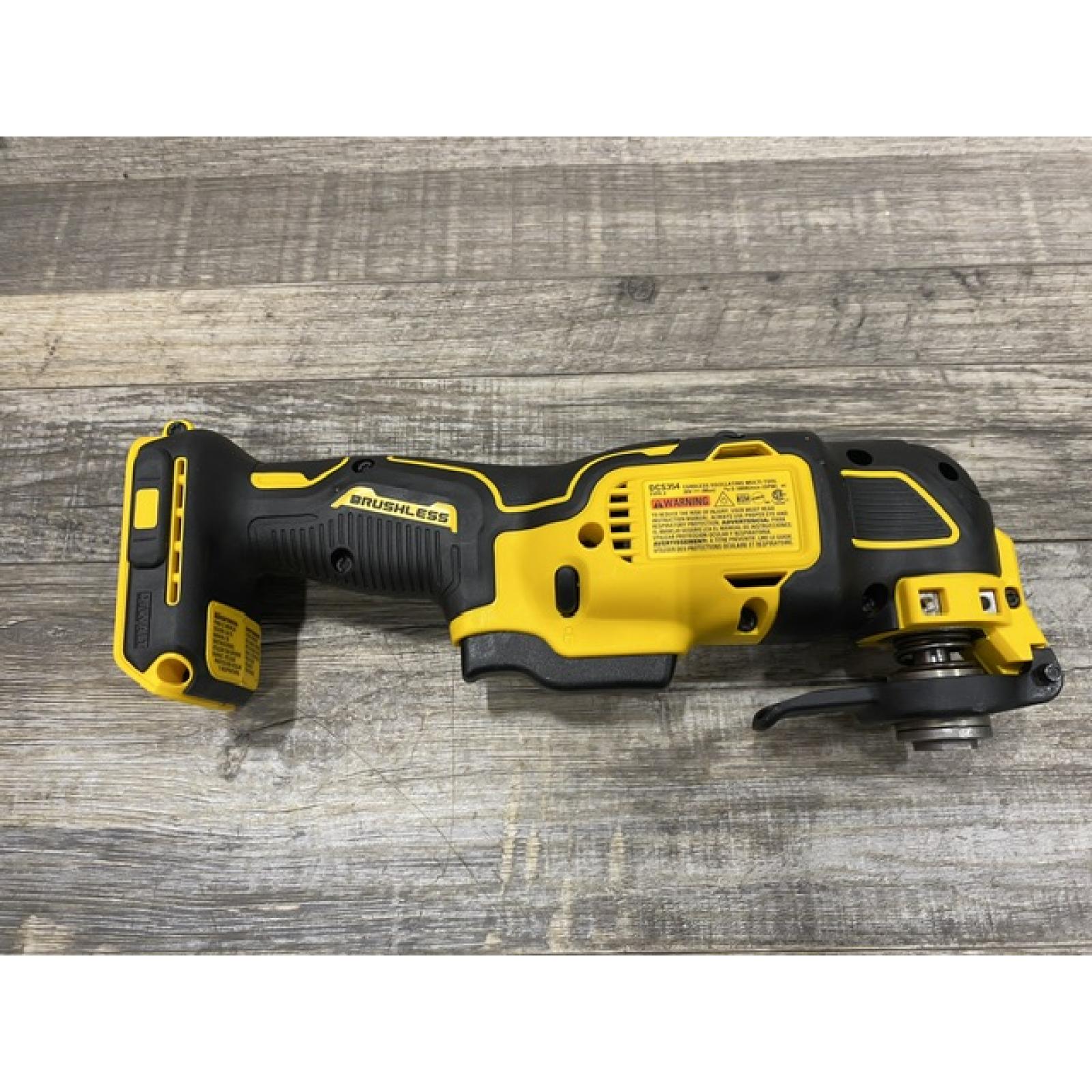 AS-IS DEWALT ATOMIC 20V MAX Cordless Brushless Oscillating Multi Tool Kit