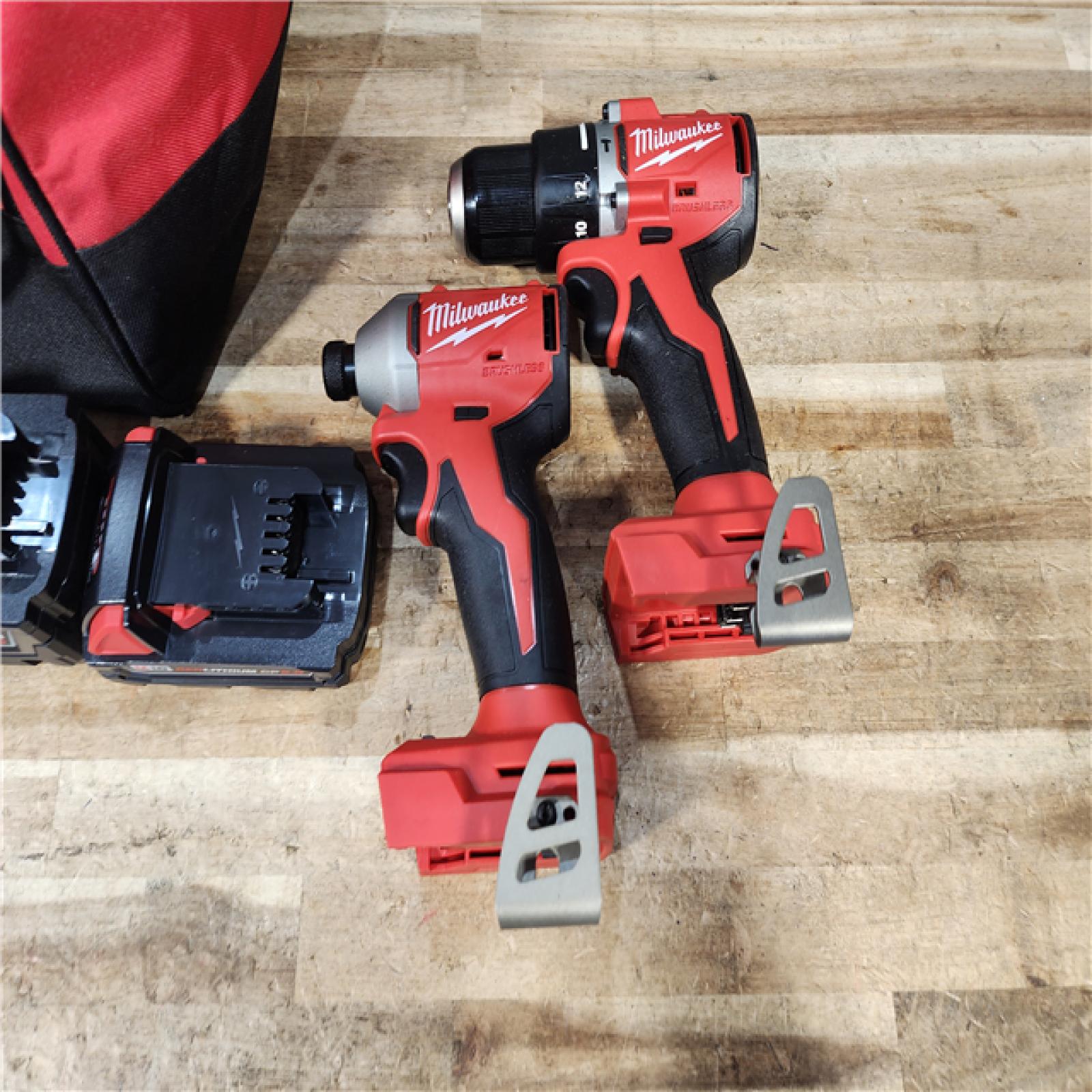 HOUSTON LOCATION - AS - IS Milwaukee 2 Tool Combo Kit W/ (2) Battery & Charger