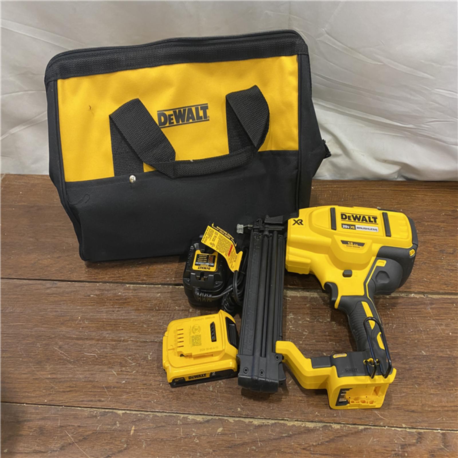 AS-IS DEWALT 20V MAX XR 18 Gauge Brad Nailer Kit