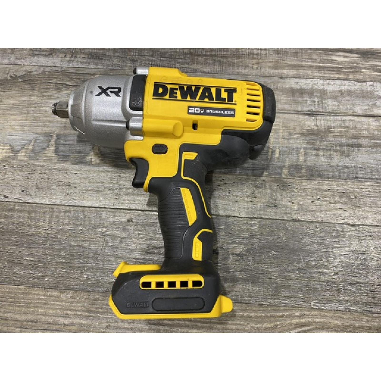 AS-IS DEWALT 20V MAX Lithium-Ion Cordless 1/2 in. Impact Wrench Kit