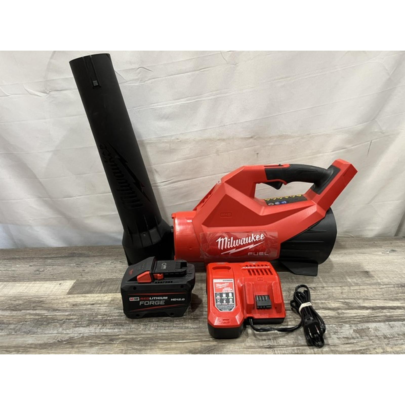 AS-IS Milwaukee FUEL 120 MPH 500 CFM 18V Brushless Cordless Battery Powered Leaf Blower Kit