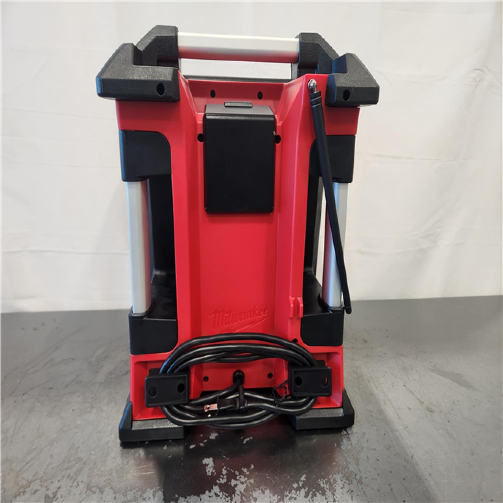 AS-IS- Milwaukee M18 Lithium-Ion Cordless Jobsite Radio/Charger