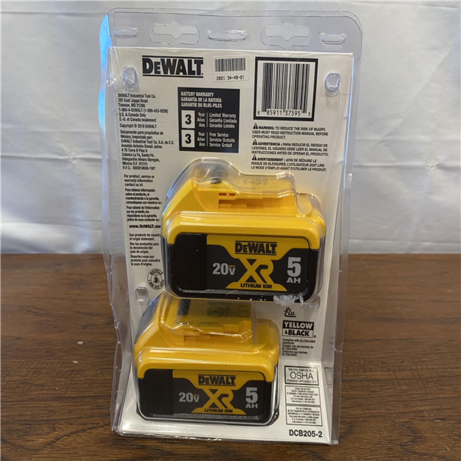 NEW! DEWALT 20V MAX XR Premium Lithium-Ion 5.0Ah Battery Pack (2 Pack)