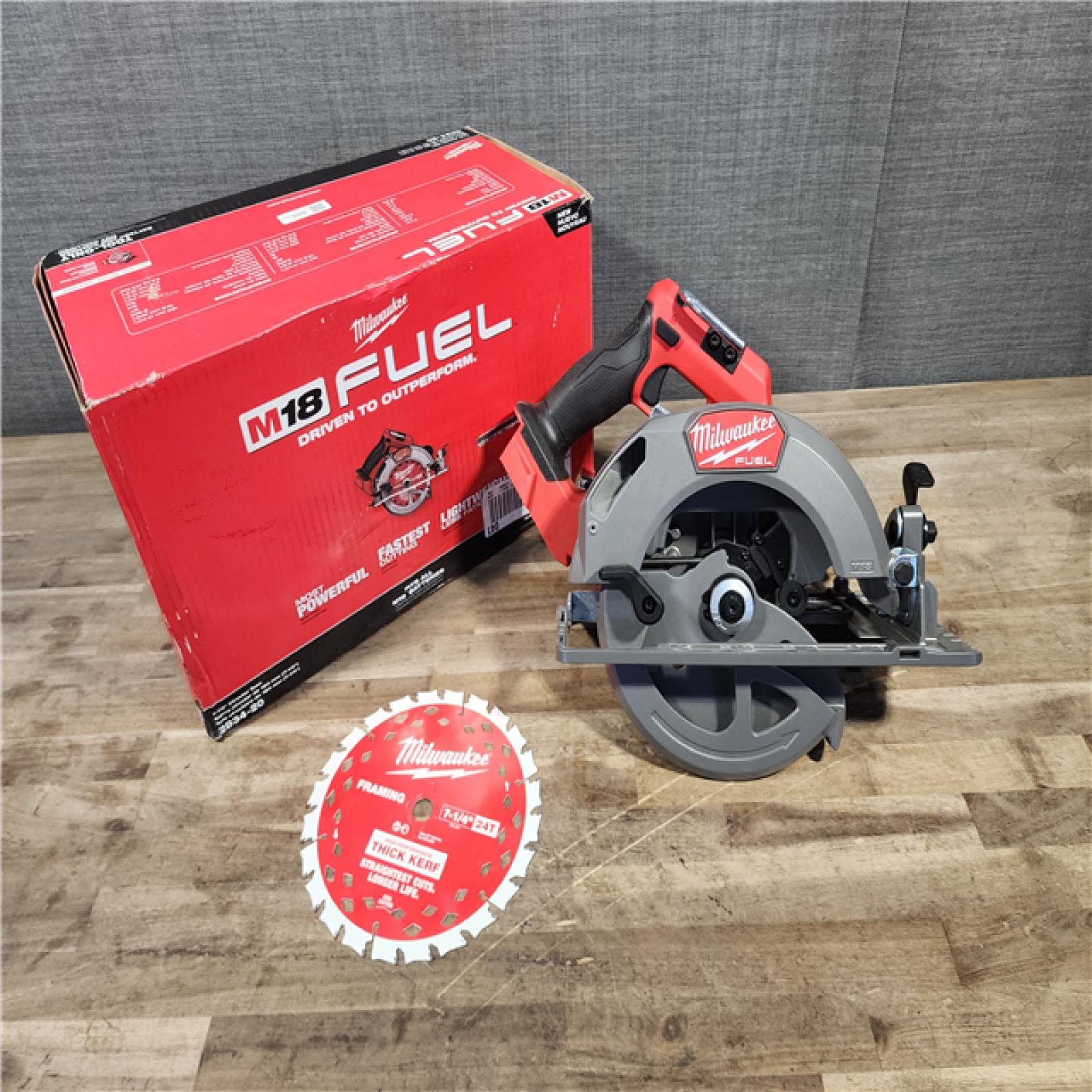 HOUSTON LOCATION - AS-IS Milwaukee M18 FUEL 7-1/4 Inch Circular Saw (Bare Tool)