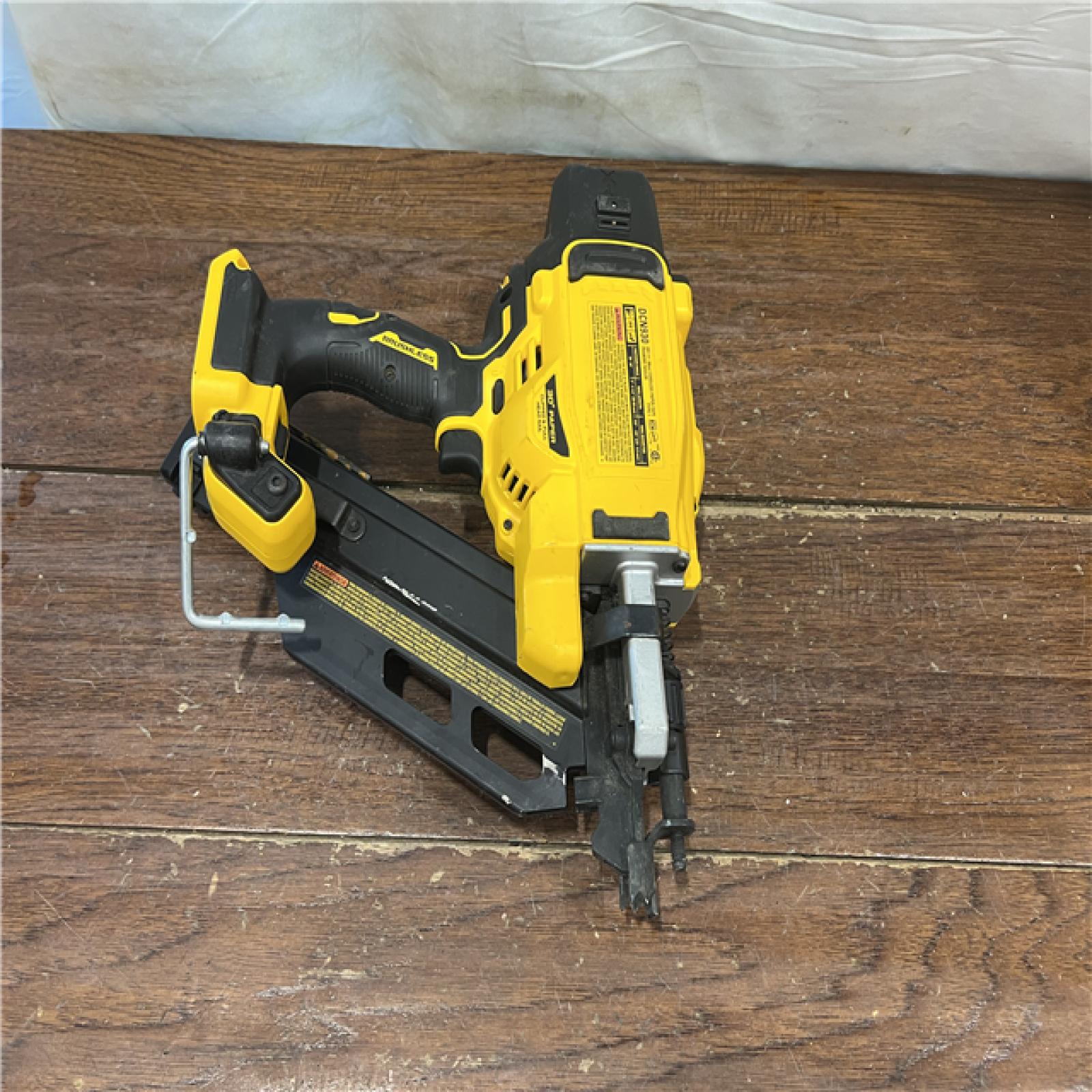 AS-IS DEWAS-IS20-Volt 30Â° Cordless Framing Nailer (Tool-Only)