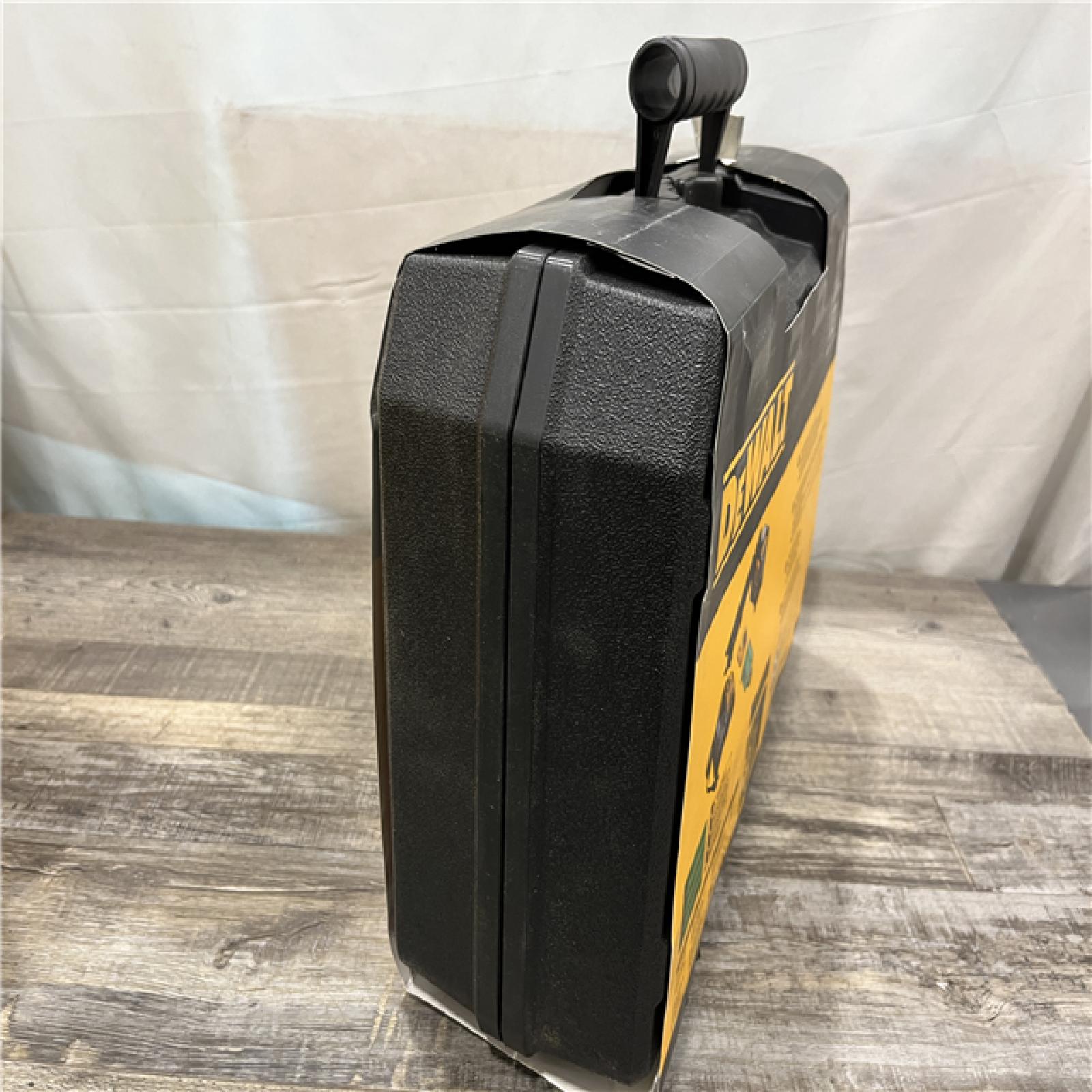 NEW - DEWALT 12V MAX Lithium-Ion 100 ft. Green Self-Leveling 3-Beam 360 Degree Laser Level Kit