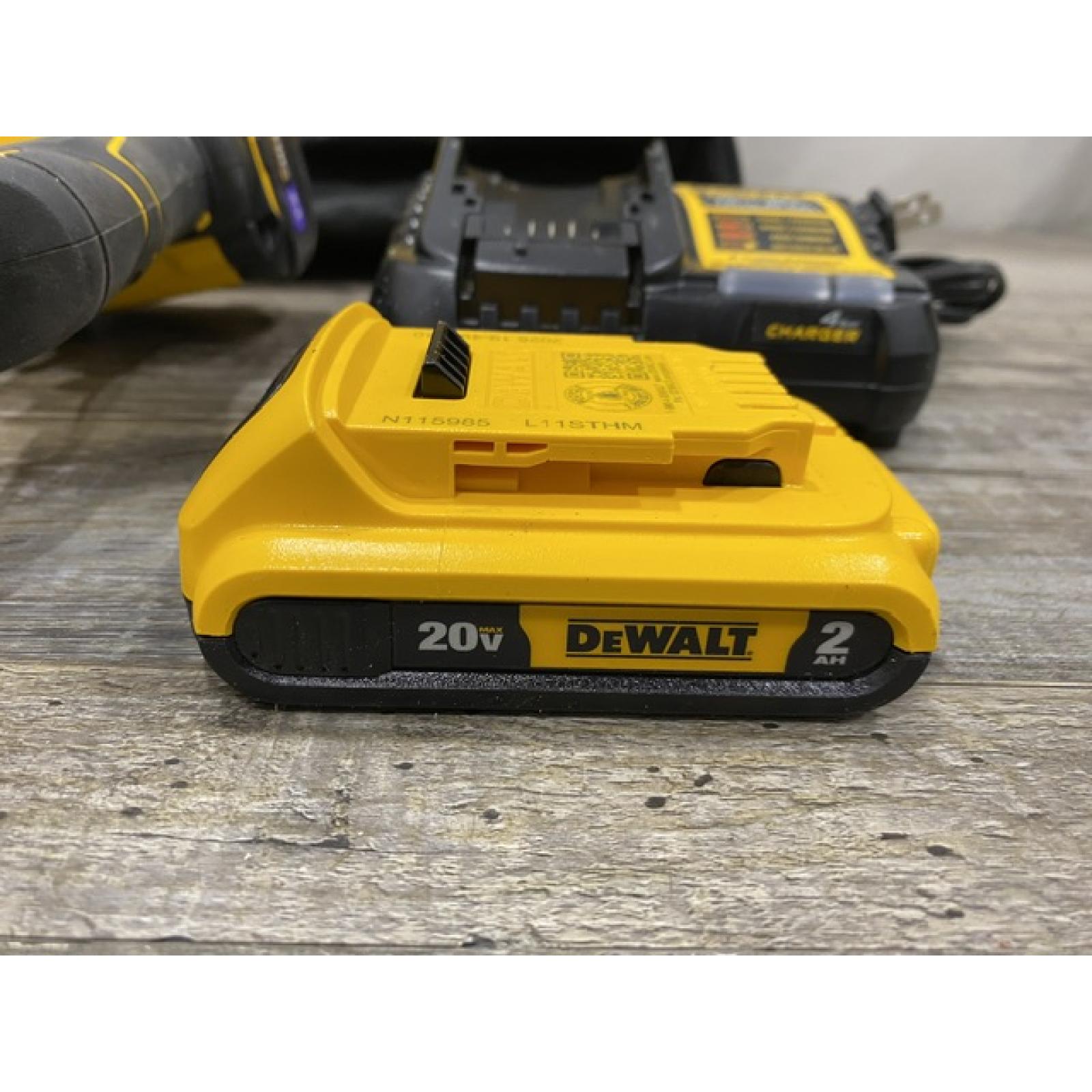AS-IS DEWALT ATOMIC 20V MAX Lithium Ion Cordless 23 Gauge Pin Nailer Kit