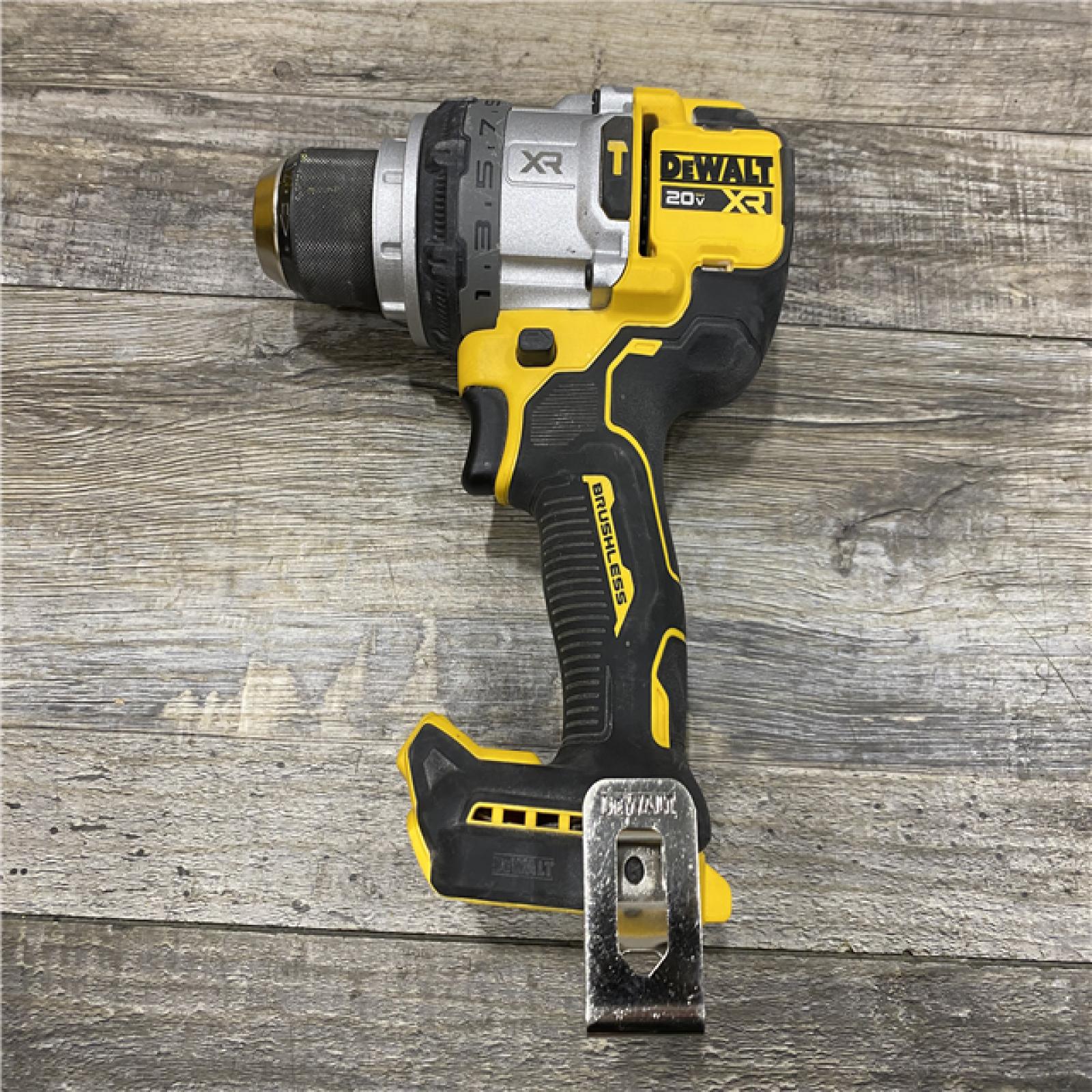 AS-IS DEWALT Atomic 20V Max Lithium-Ion Brushless Cordless Compact 1/4 in. Impact Driver Kit
