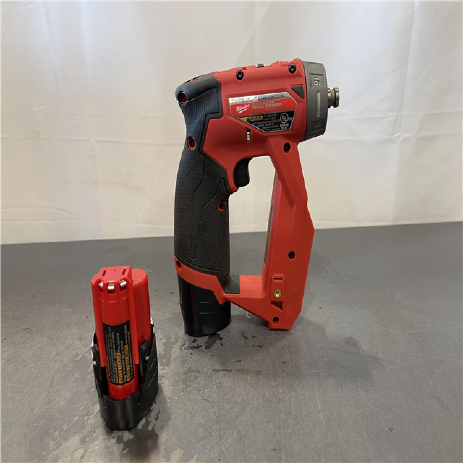 AS-IS - Milwaukee M12 FUEL 12V Lithium-Ion Brushless Cordless 4-in-1 Installation 3/8 in. Drill Driver Kit