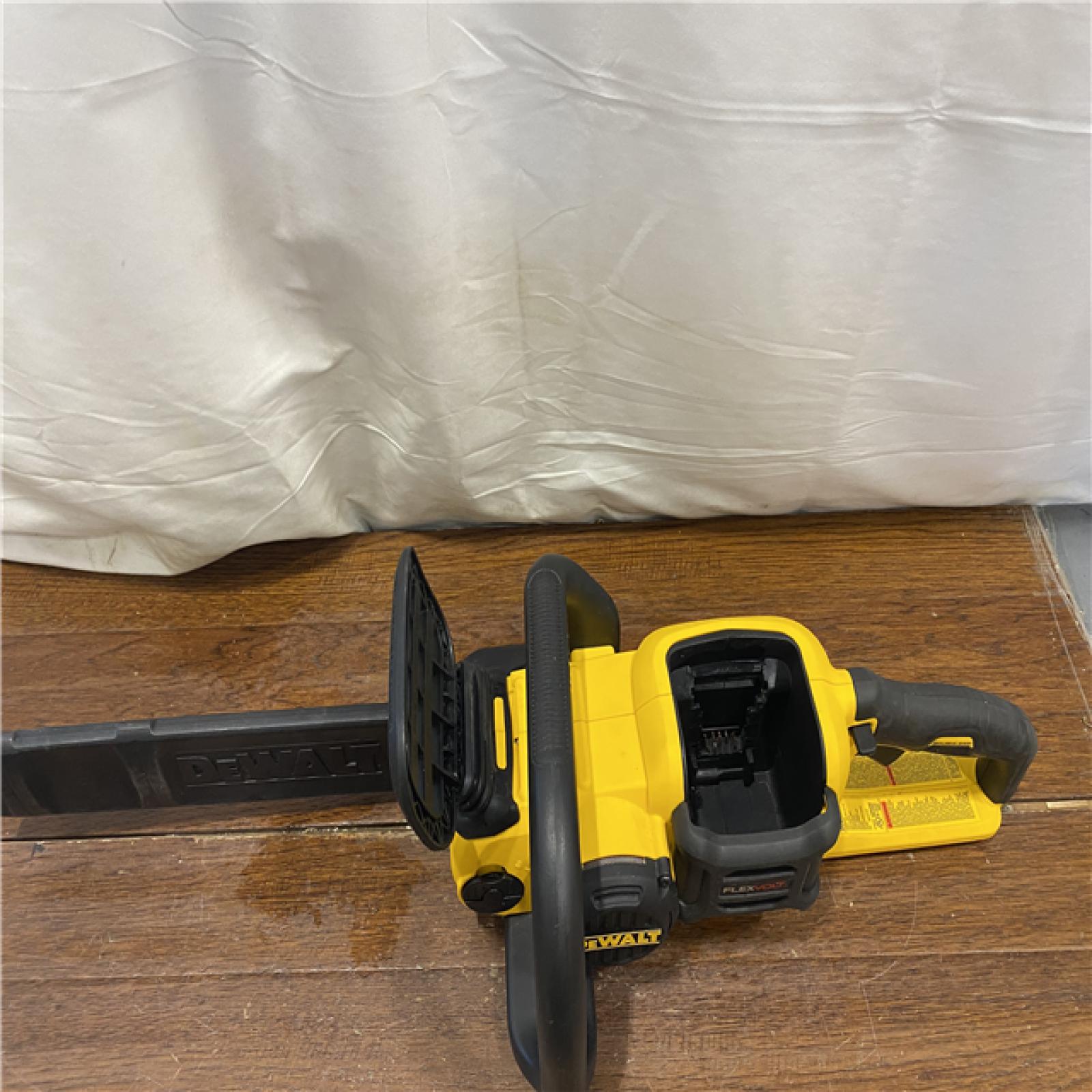 AS-IS DEWALT  FLEXVOLT 60V MAX 16in. Brushless Cordless Battery Powered Chainsaw Kit with (1) FLEXVOLT 2 Ah Battery & Charger