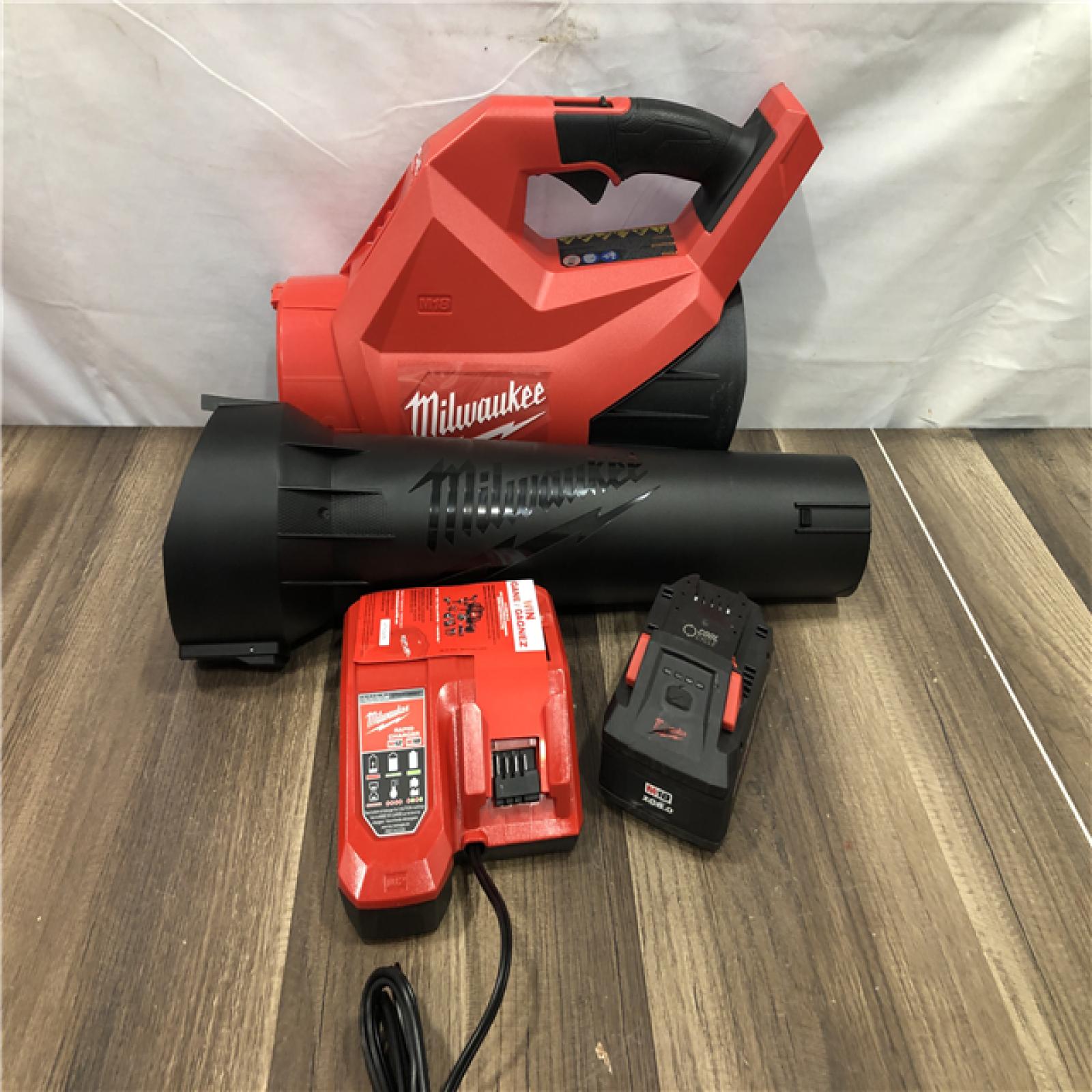 AS-IS Milwaukee FUEL 120 MPH 500 CFM 18V Brushless Cordless Battery Powered Leaf Blower Kit