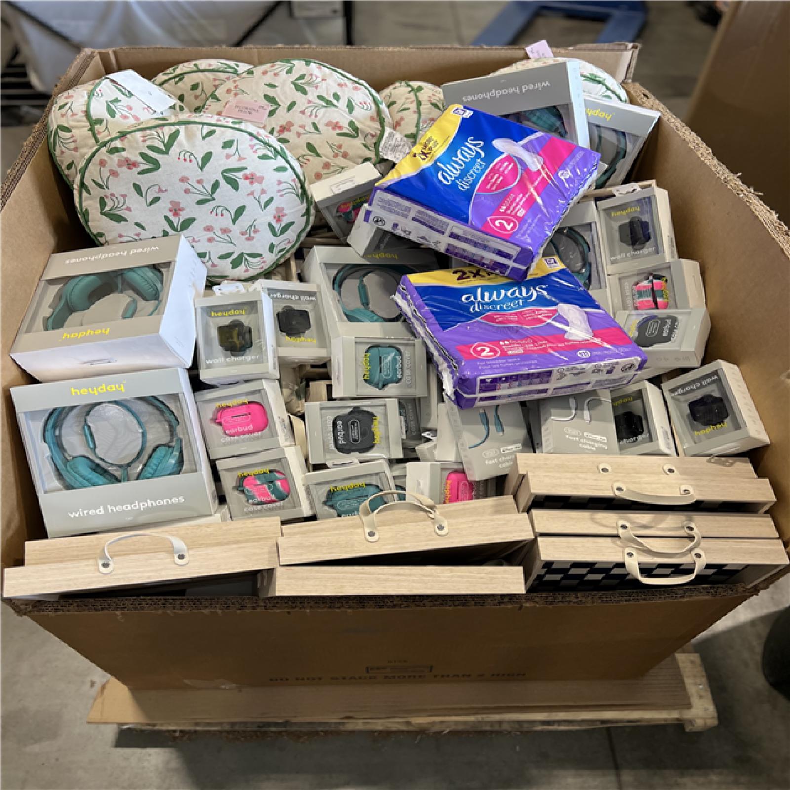 DALLAS LOCATION - BULLSEYE CLOTHING, HOME GOODS PALLET