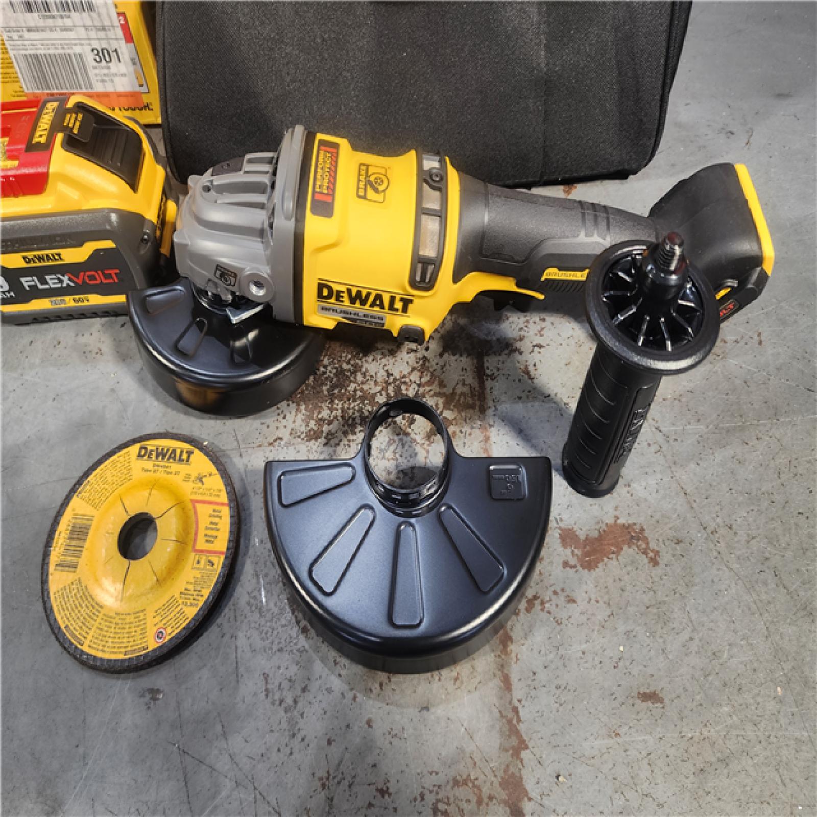 HOUSTON LOCATION - AS-IS (APPEARS LIKE NEW) DeWalt Flexvolt 60V Max Cordless Grinder  4.5 in; 6 in  Kit  1 KT (115-DCG418X2)