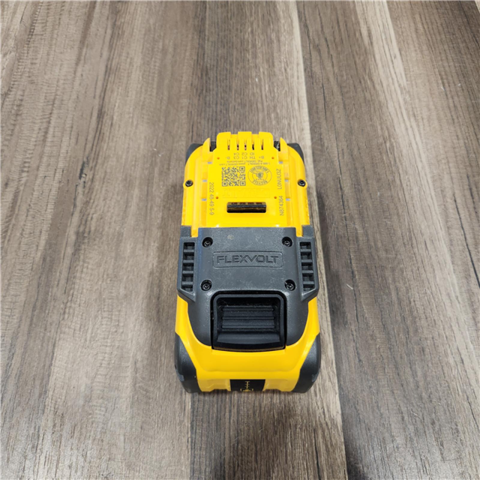 AS IS DeWalt 20V-60V MAX FLEXVOLT DCB615 15 Ah Lithium-Ion Battery 1 Pc
