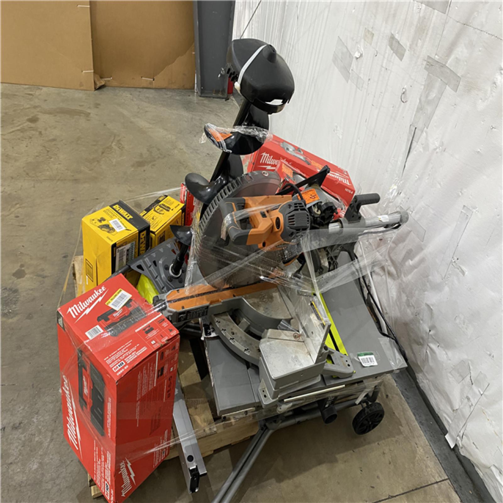 Houston Location AS IS - Tool Pallet