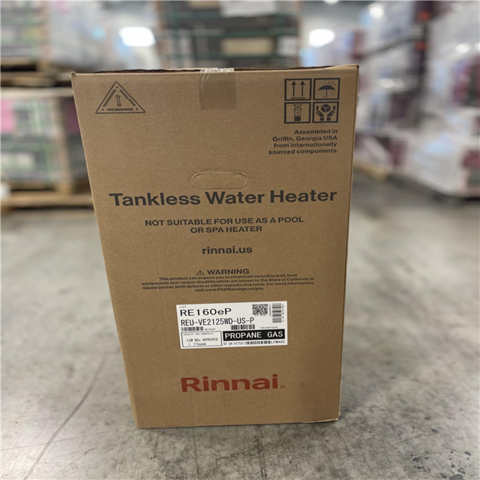 DALLAS LOCATION- NEW!- RINNAI 160 000 BTU  Non-Condensing Outdoor Tankless Water Heater (Propane)