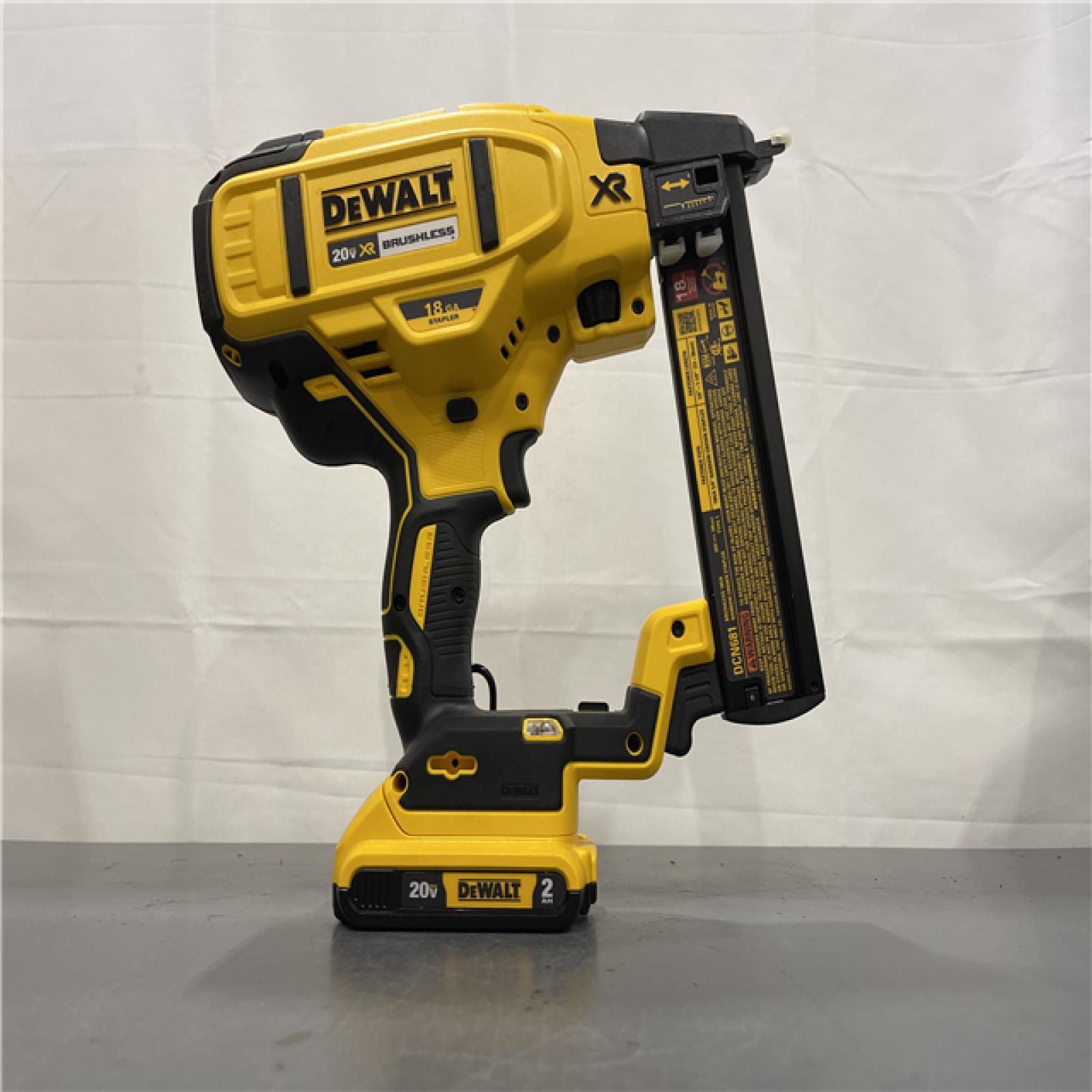 AS-IS - DeWALT 20-Volt MAX 18 Gauge Cordless Brushless Narrow Crown Stapler Kit