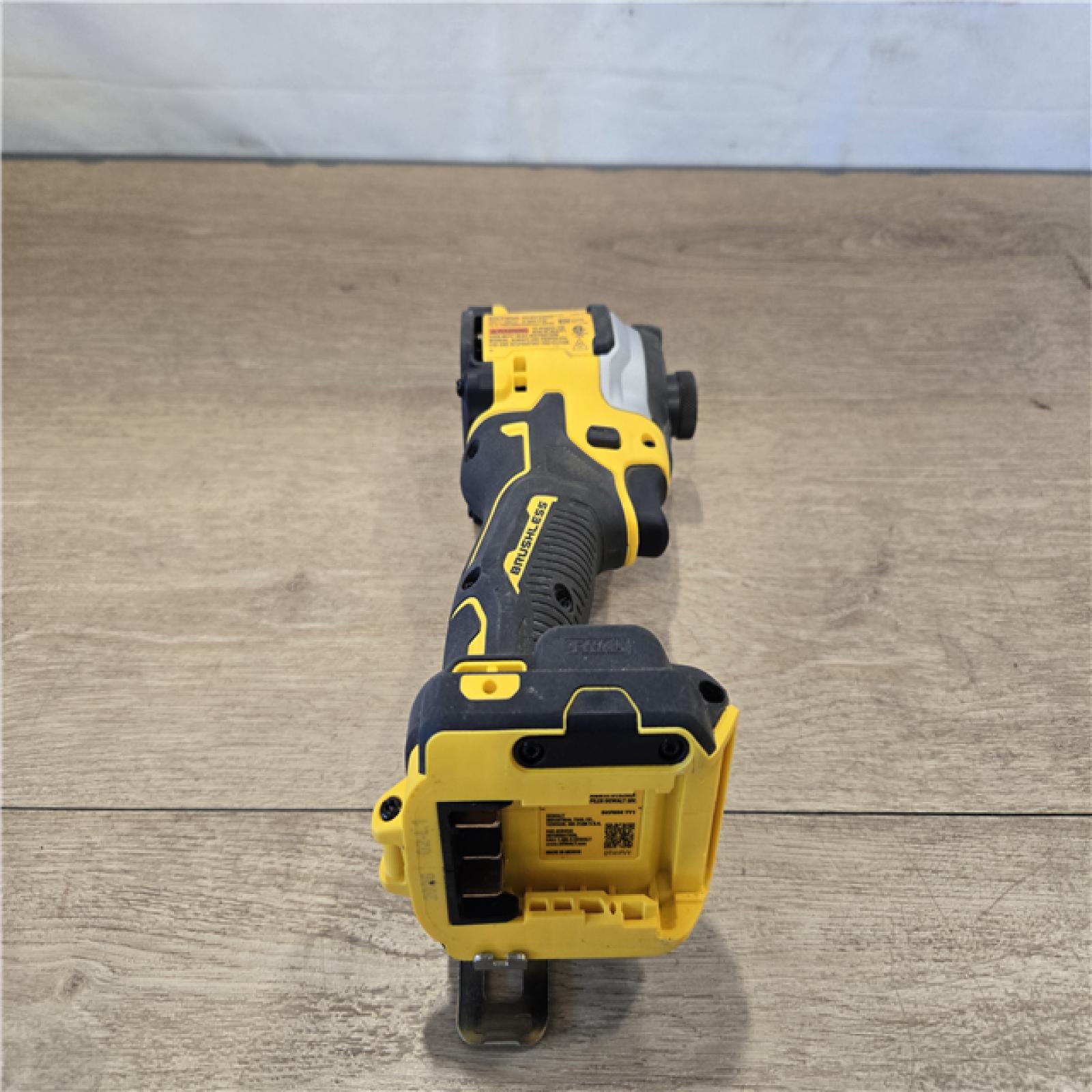 AS-IS DEWALT ATOMIC 20V MAX Cordless 1/4 in. Impact Driver Kit