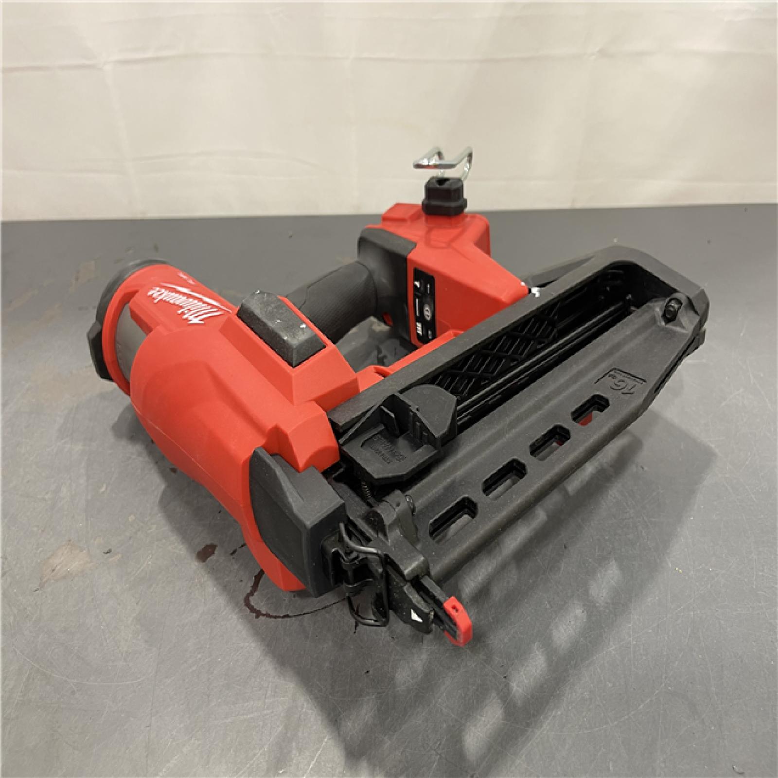 AS-IS - MILWAUKEE M18 FUEL 18-Volt Lithium-Ion Brushless Cordless Gen ll 16-Gauge Straight Finish Nailer