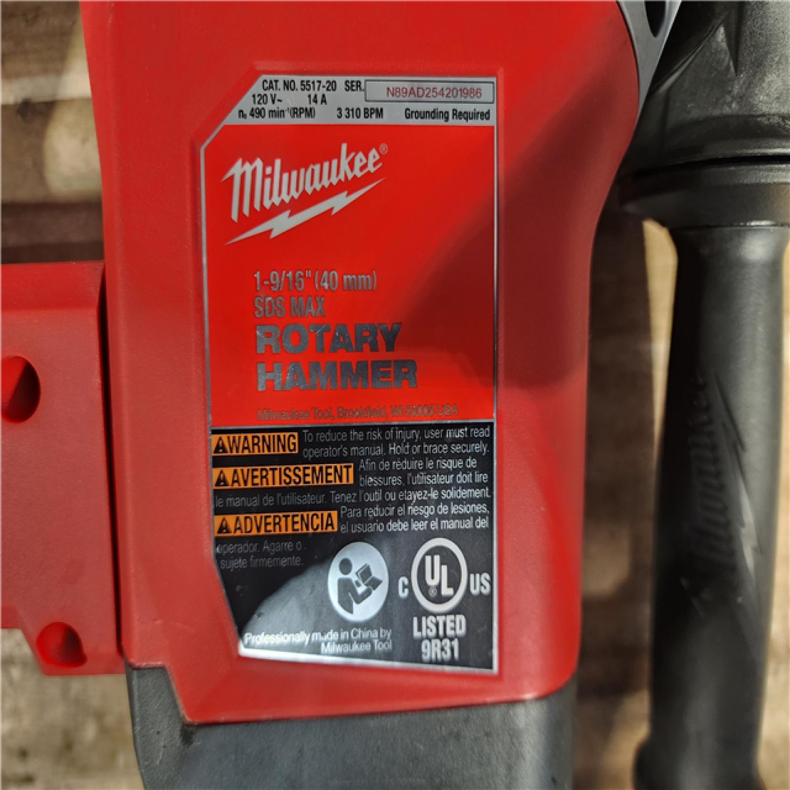 HOUSTON LOCATION - AS-IS Milwaukee 1-9/16 in. SDS-Max Rotary Hammer