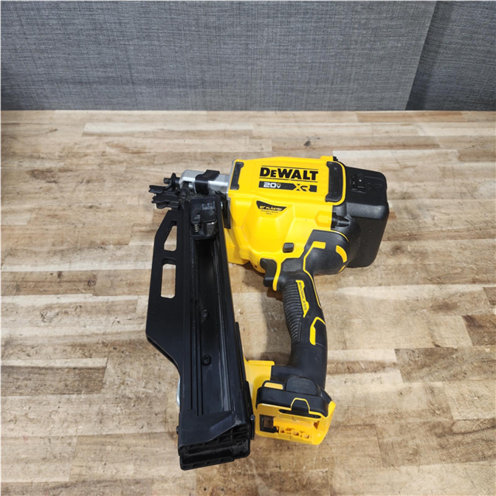 Houston Location AS-IS DEWALT 20-Volt 21° Cordless Framing Nailer (Tool-Only)