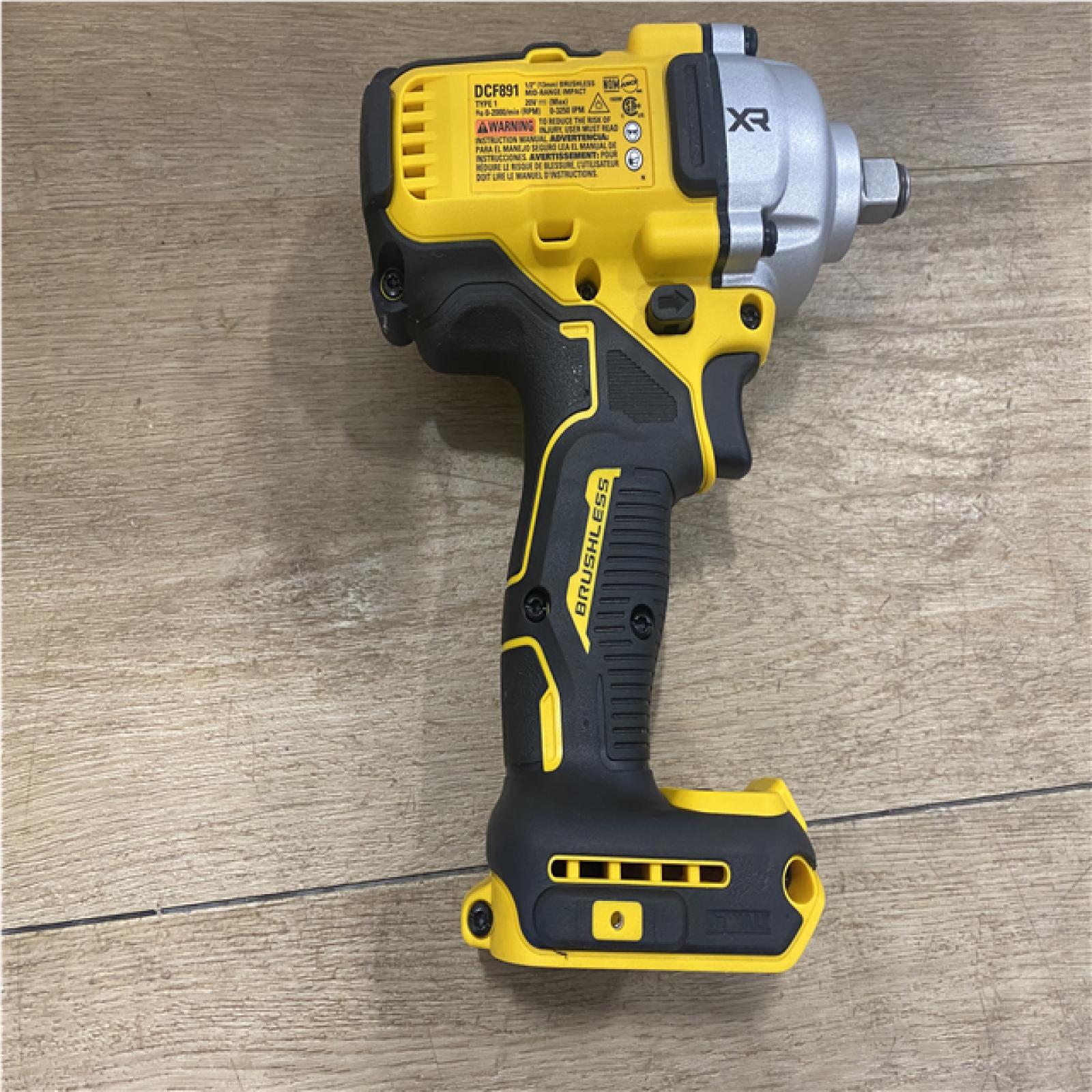 as-is DEWALT 20V MAX XR Lithium-Ion Cordless Brushless 1/2 in. Impact Wrench Kit