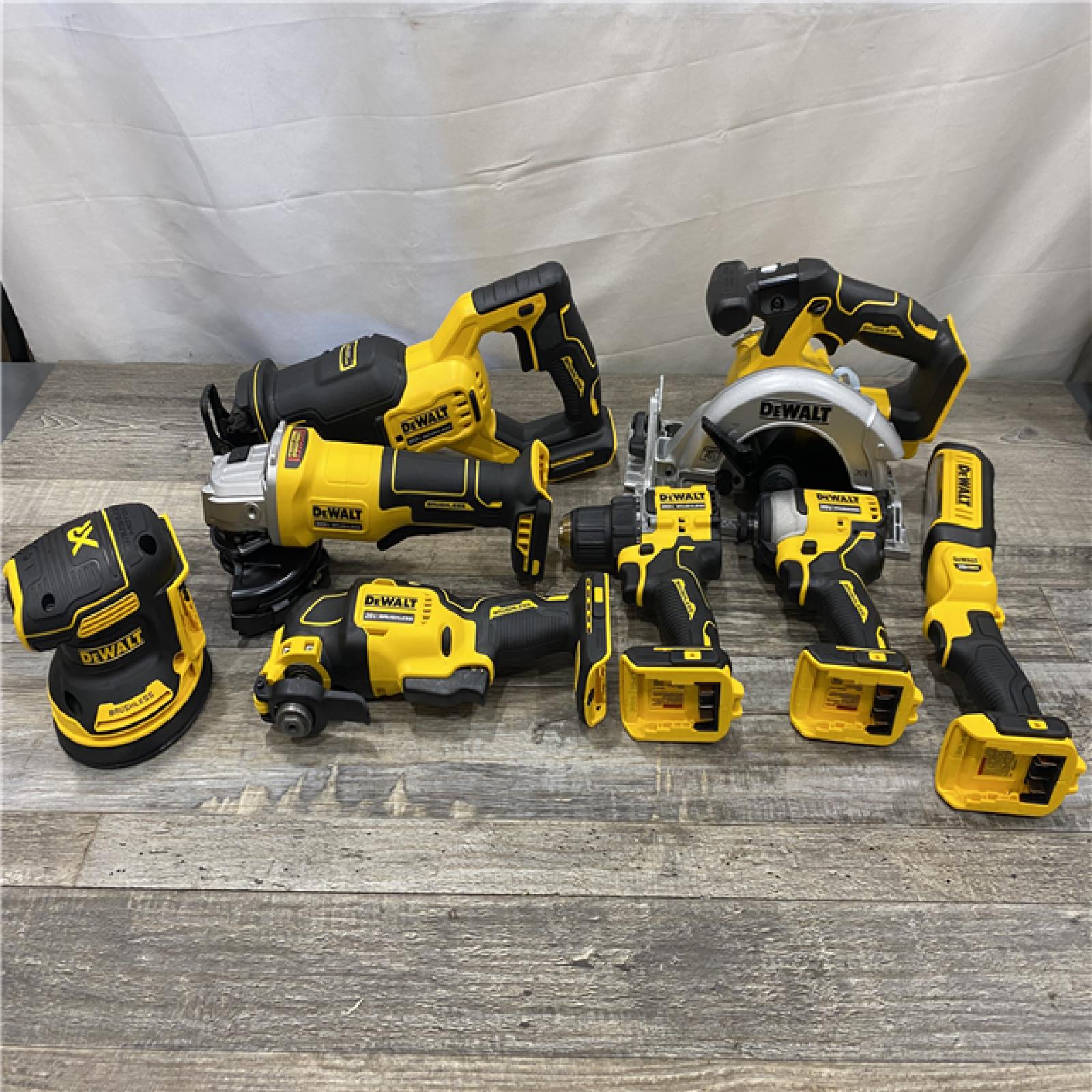 LIKE NEW - DEWALT 20V Lithium-Ion Cordless 8-Tool Combo Kit