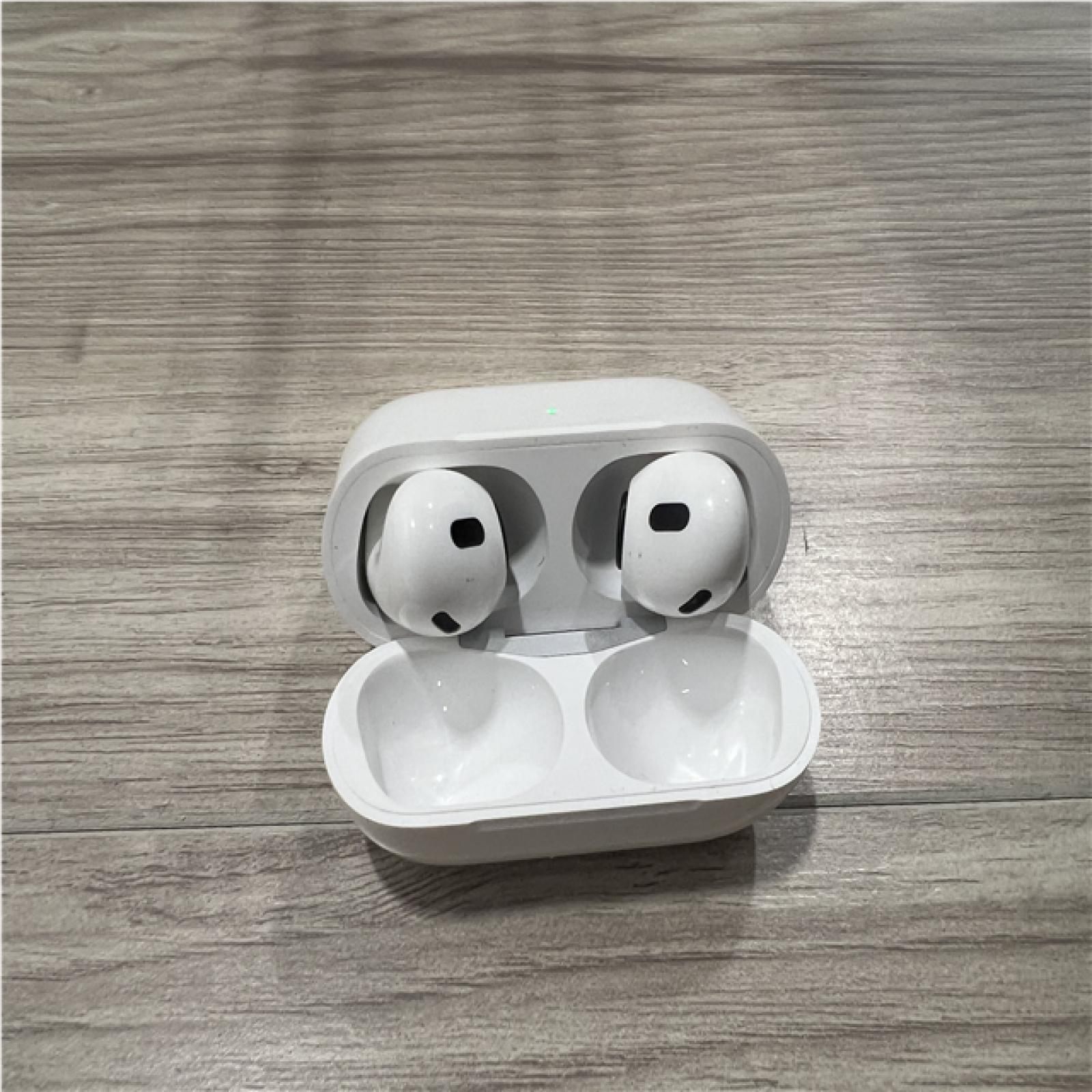 AS-IS  Apple AirPods Pro (2nd Generation) MagSafe Charging Case (USB-C)