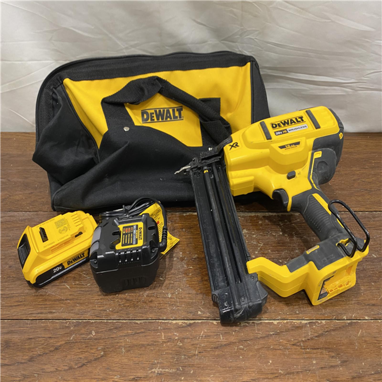 AS-IS DEWALT 20V MAX XR 18 Gauge Brad Nailer Kit