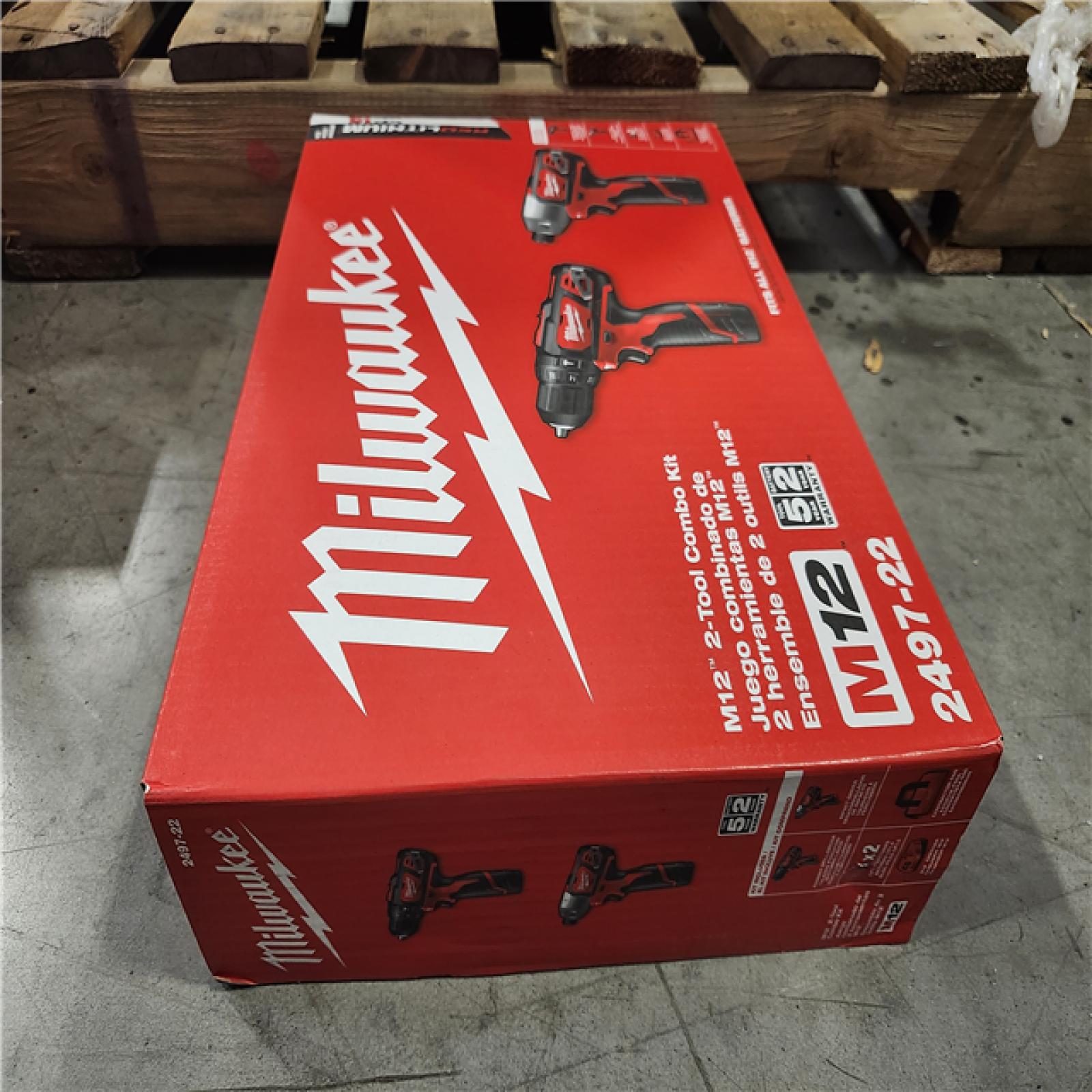 NEW! -  Milwaukee M12 12V Lithium-Ion Cordless Hammer Drill/Impact Driver Combo Kit (2-Tool) with (2) 1.5Ah Batteries  Charger & Bag