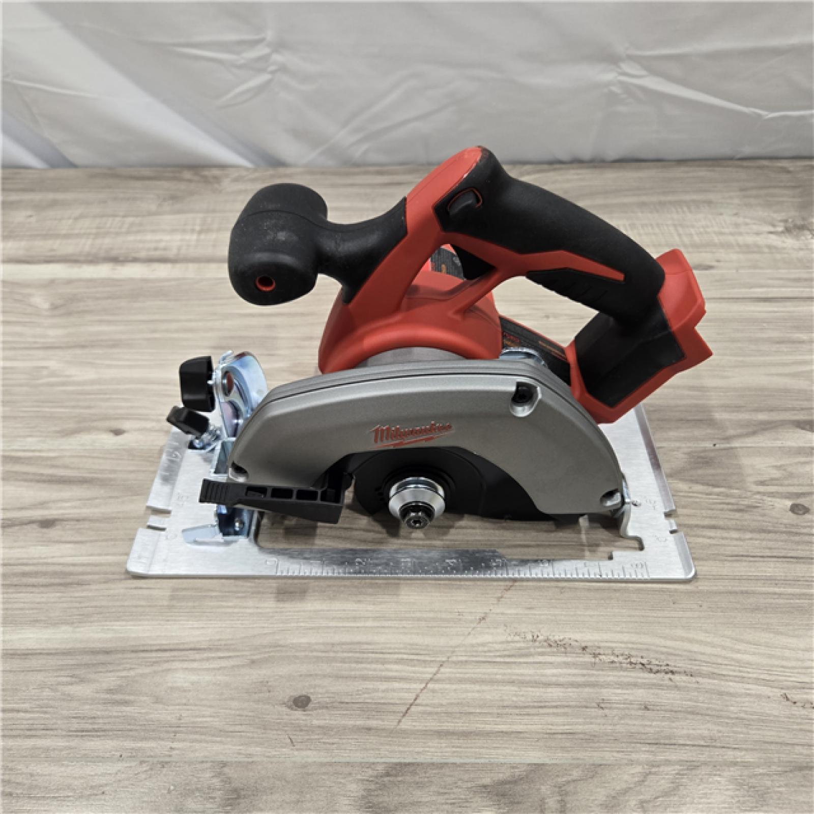 LIKE NEW! - Milwaukee M18 6 1/2 Circular Saw (Tool Only)