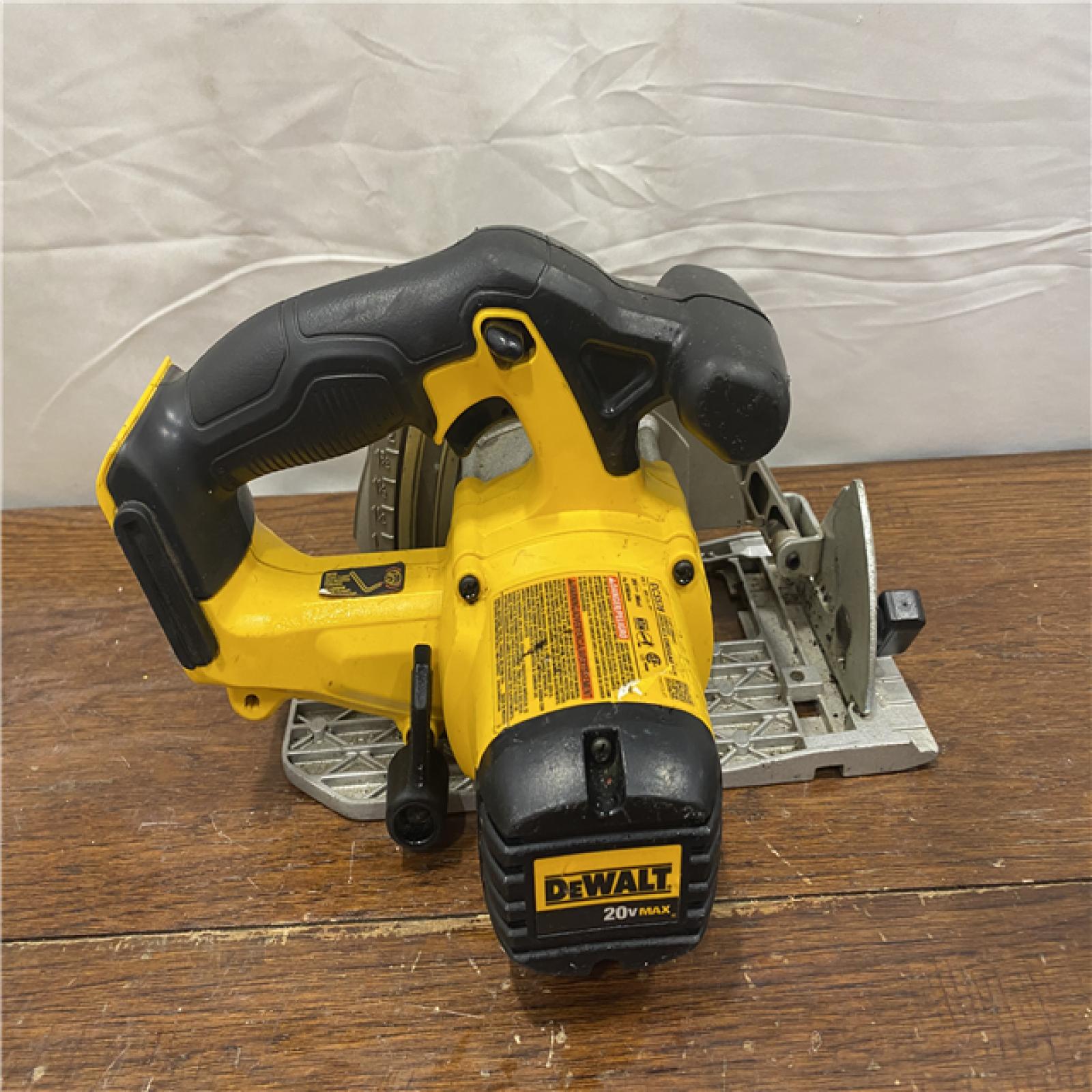 AS-IS DeWALT Flexvolt Max 7-1/4  60V Brushless Circular Saw DCS578B