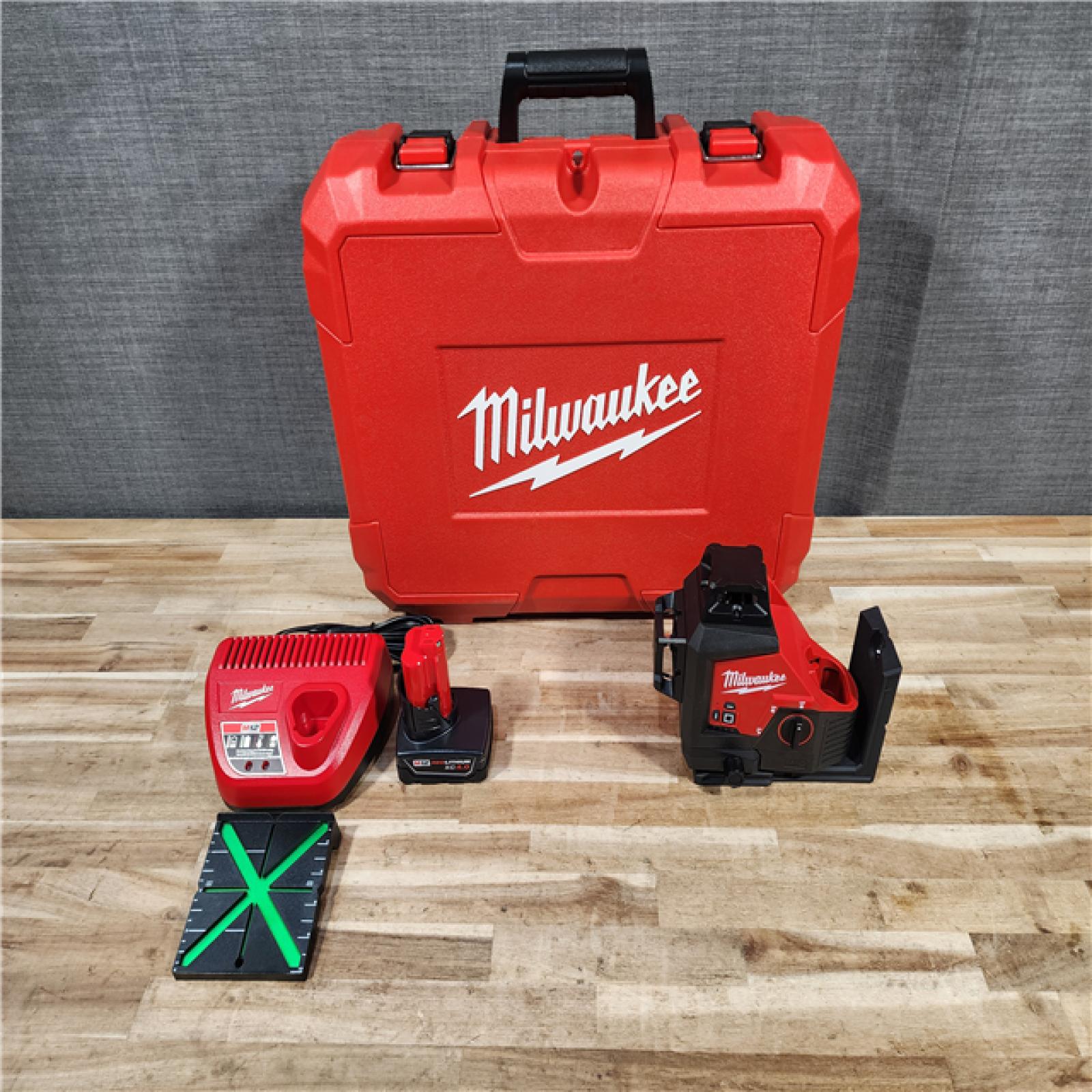 HOUSTON LOCATION - AS-IS (APPEARS LIKE NEW) Milwaukee 12-Volt Lithium-Ion Cordless Green 250 ft. 3-Plane Laser Level Kit