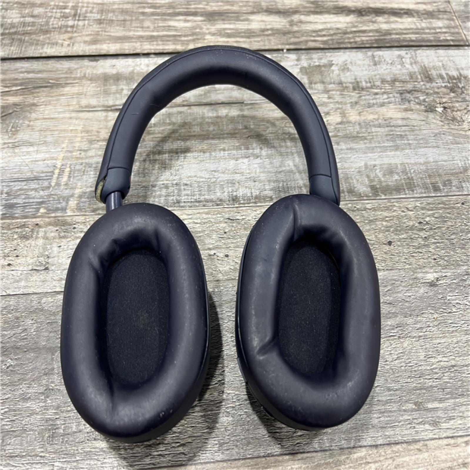 AS-IS Sony - WH-1000XM5 Wireless Noise-Canceling Over-the-Ear Headphones - Black