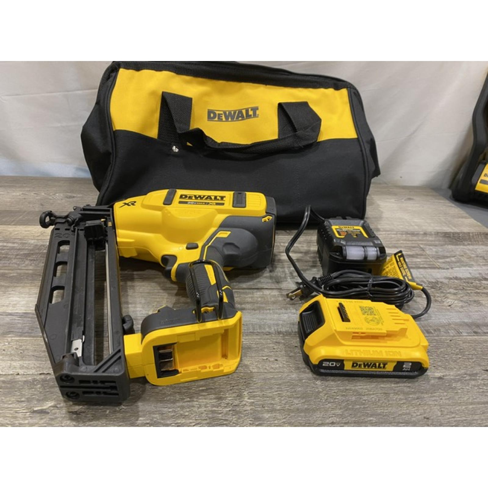 AS-IS DEWALT 20V MAX XR 16-Gauge Electric Cordless Angled Finishing Nailer Kit